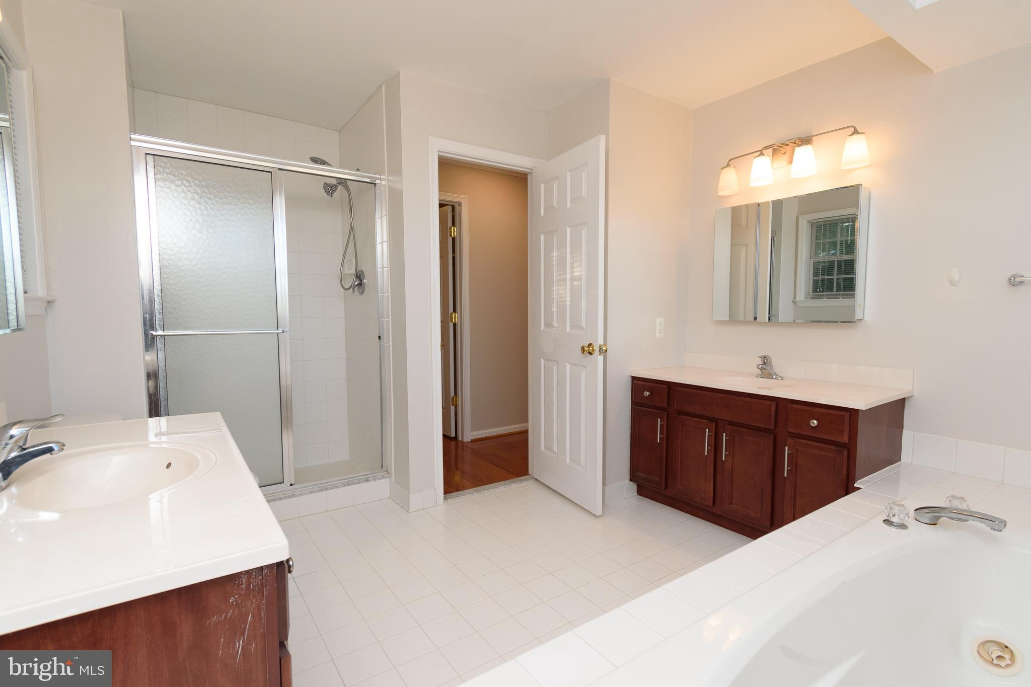 MEADOW VIEW ESTS - Residential Lease