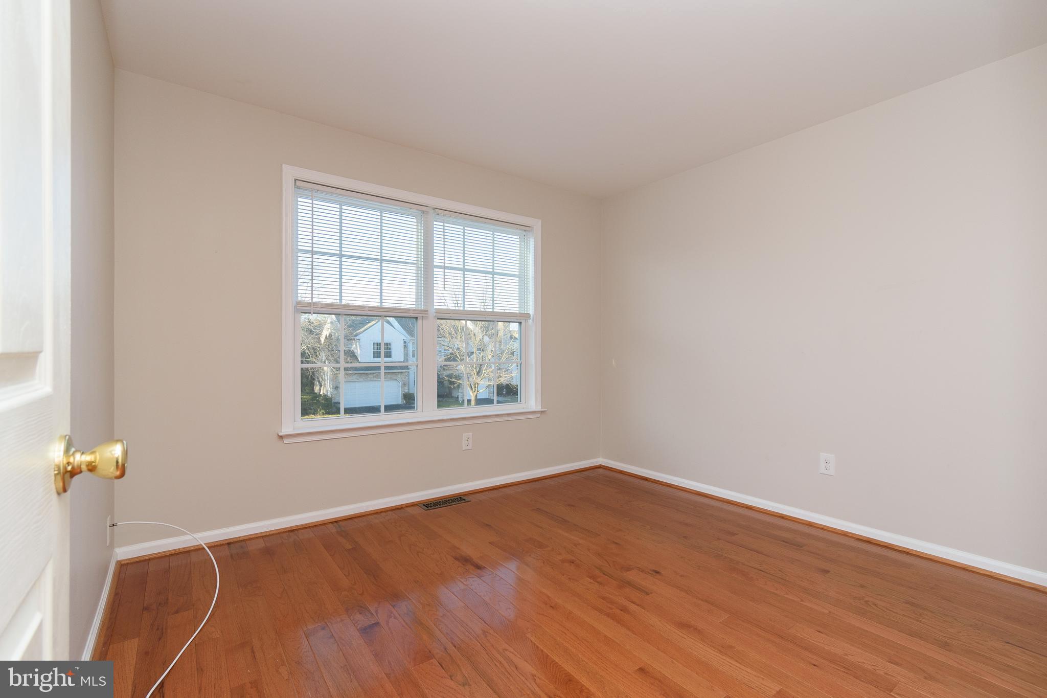 MEADOW VIEW ESTS - Residential Lease