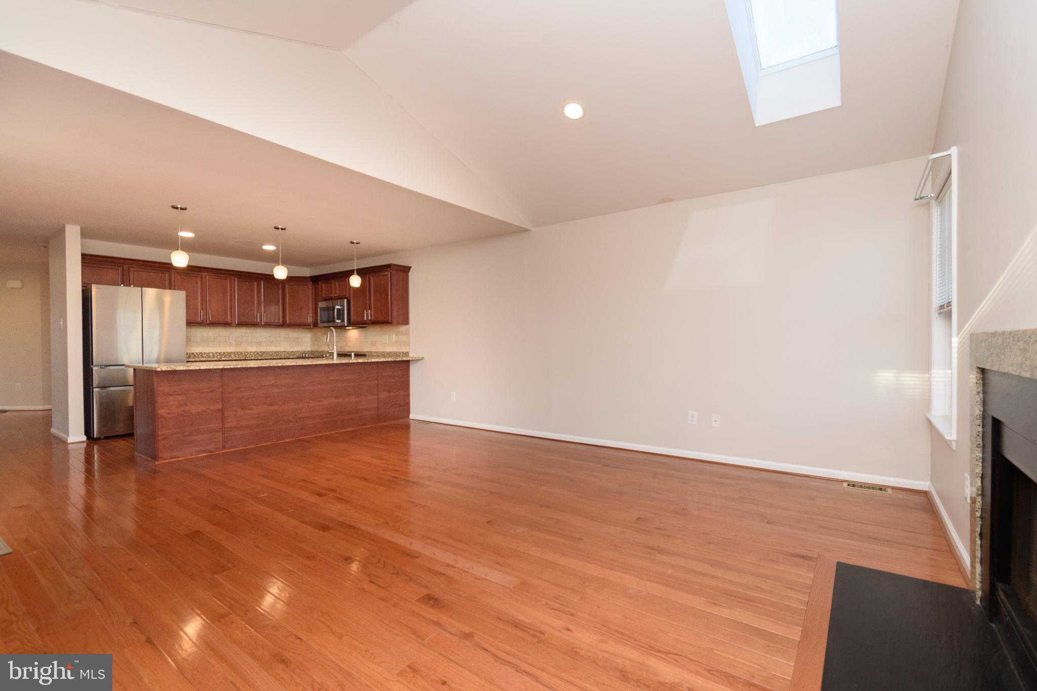 MEADOW VIEW ESTS - Residential Lease