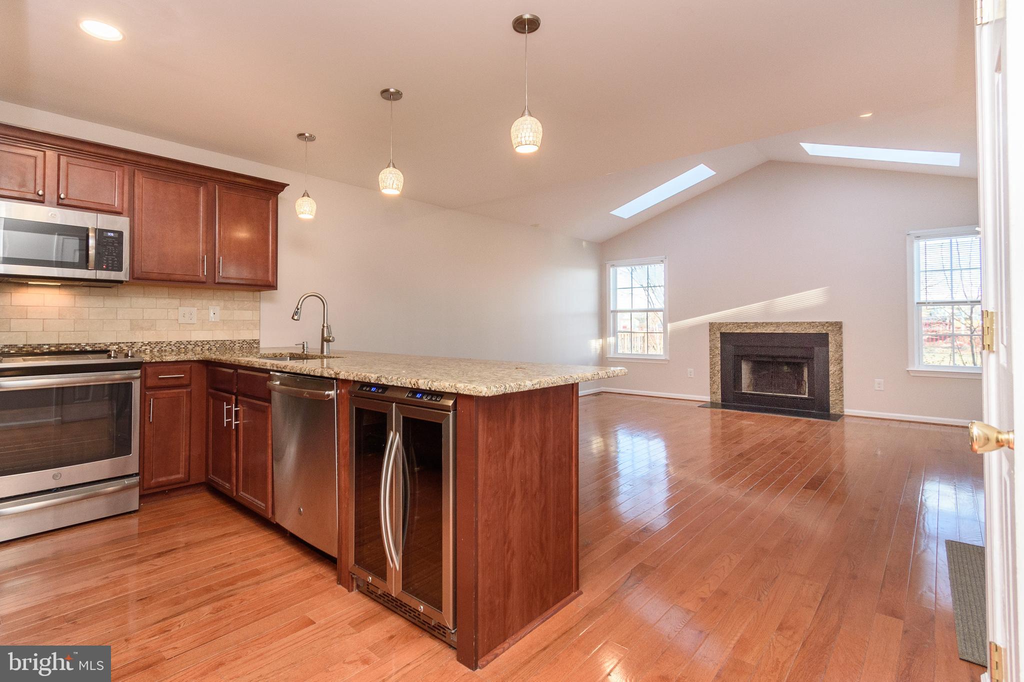 MEADOW VIEW ESTS - Residential Lease