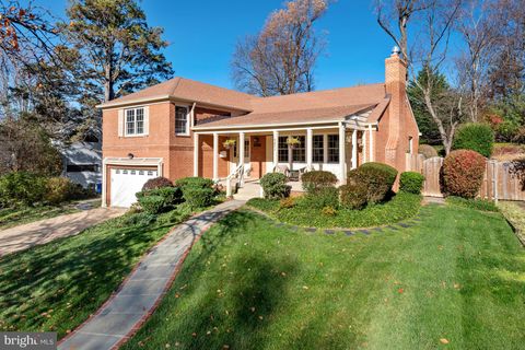 Photo of 7211 RADNOR RD, BETHESDA, MD 20817 (MLS # MDMC2075290) Photo of 7211 RADNOR RD, BETHESDA, MD 20817 (MLS # MDMC2075290)