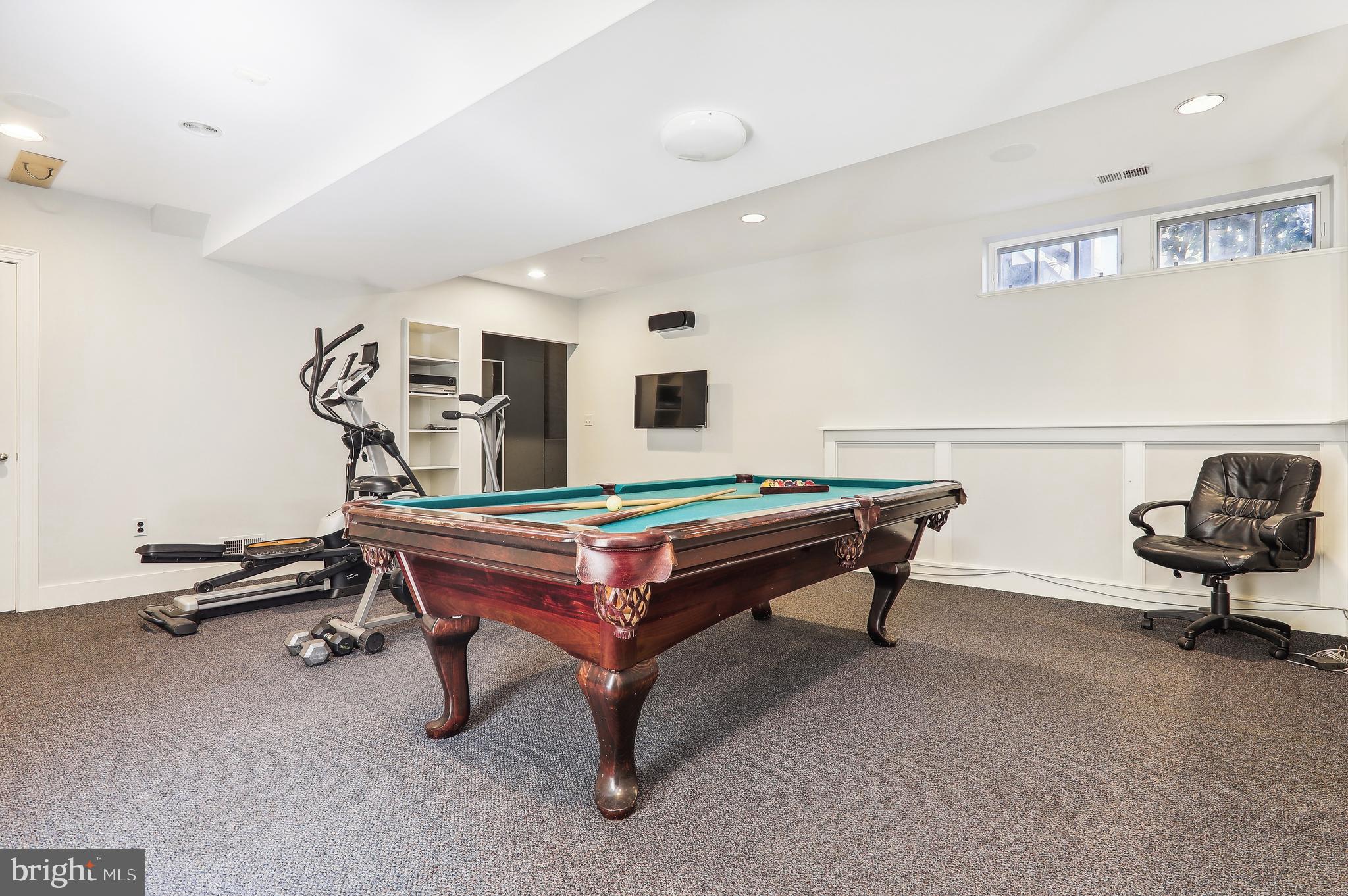 WOODSIDE PARK - Residential