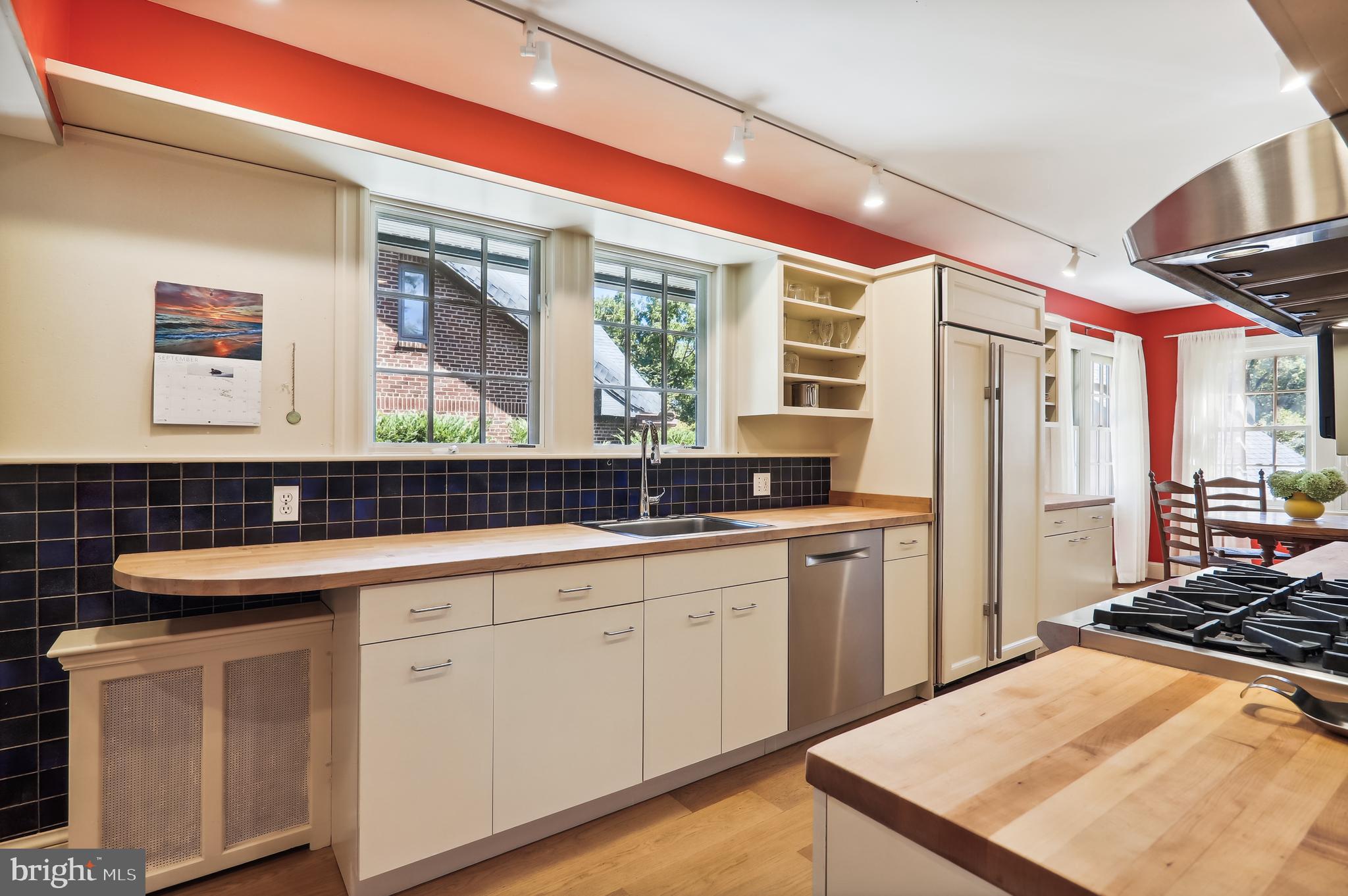 WOODSIDE PARK - Residential