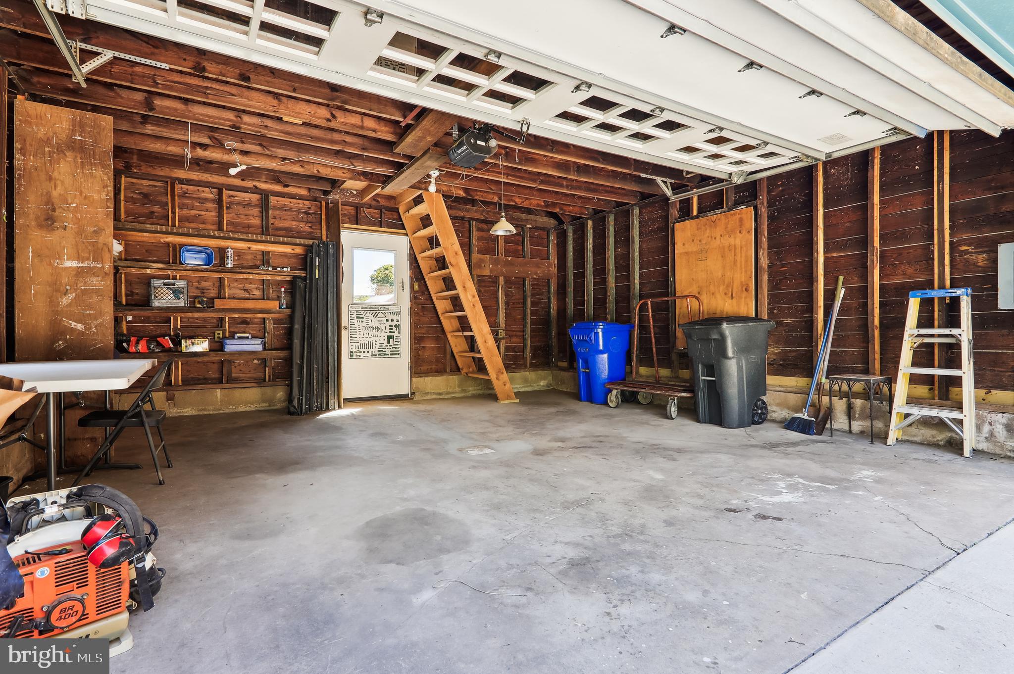 WOODSIDE PARK - Residential