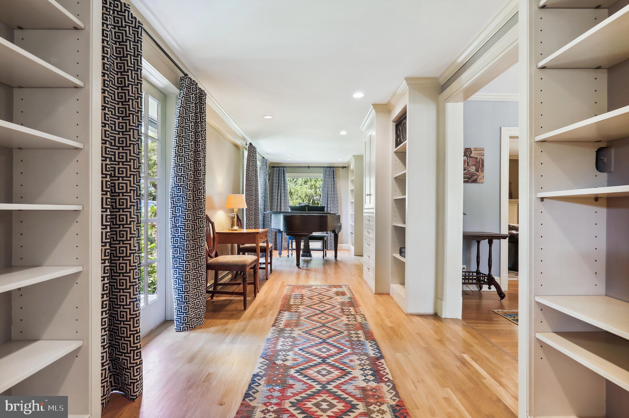 WOODSIDE PARK - Residential