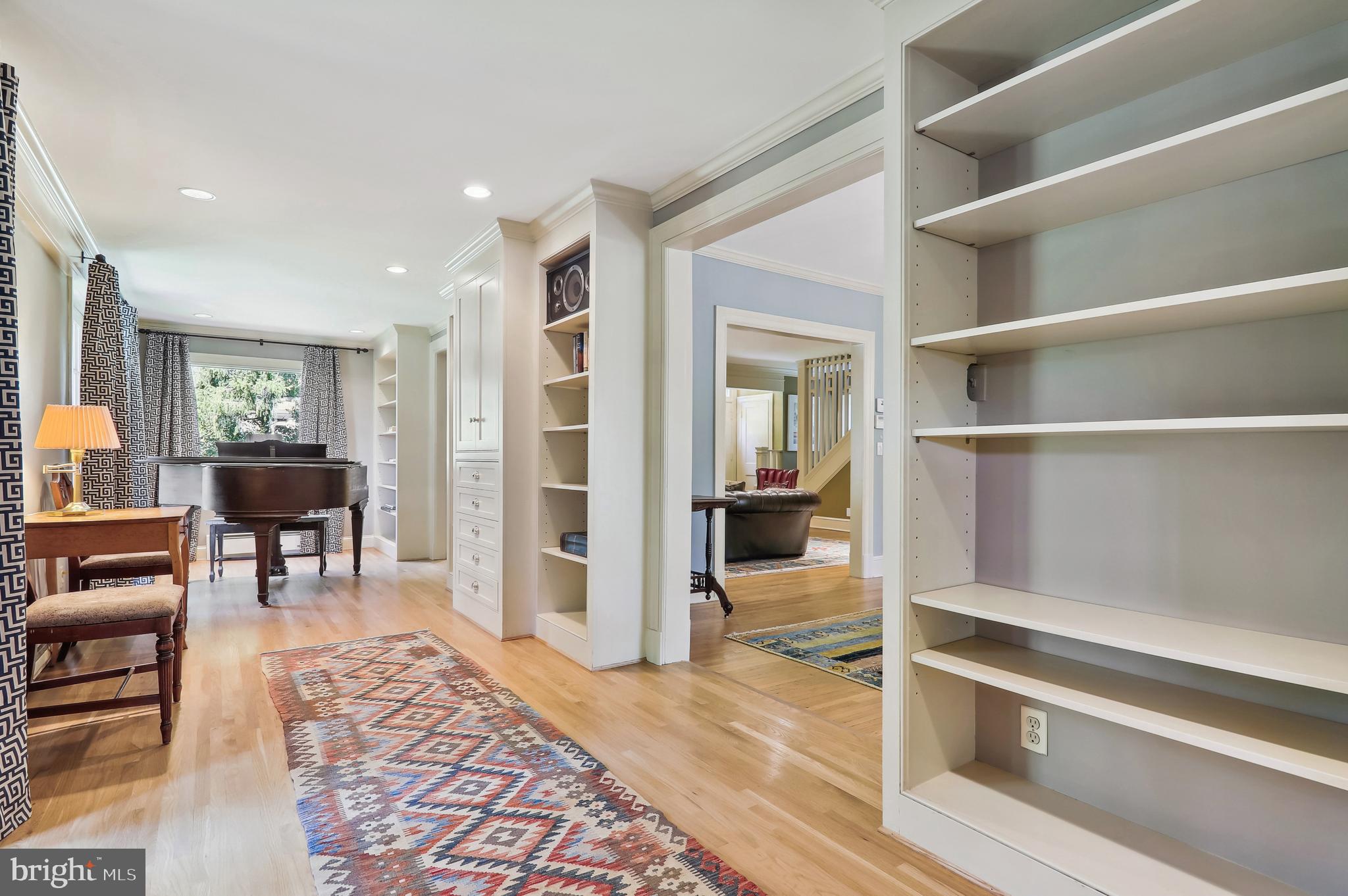 WOODSIDE PARK - Residential