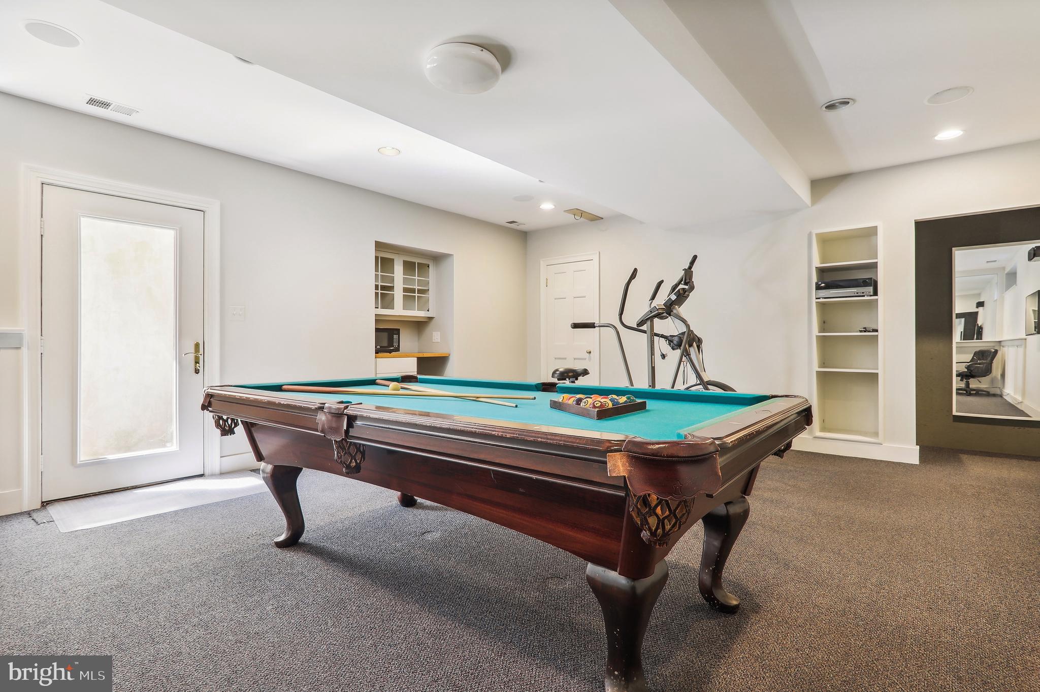 WOODSIDE PARK - Residential