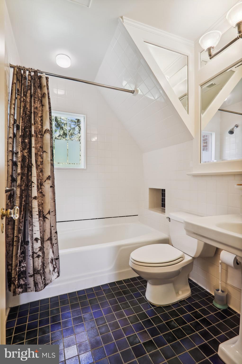 WOODSIDE PARK - Residential