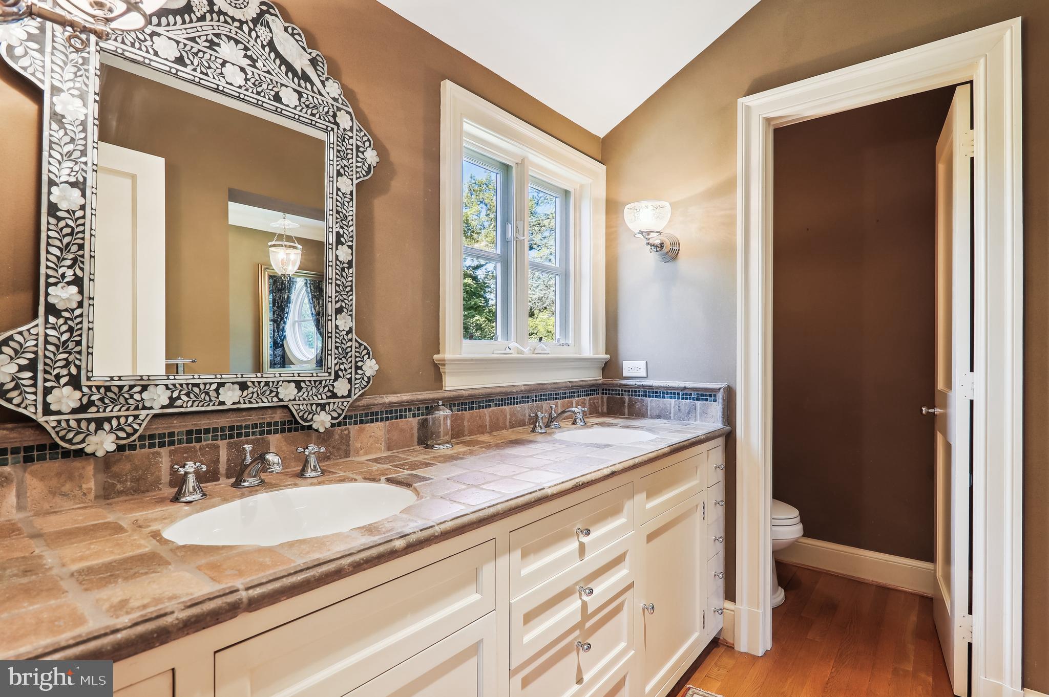 WOODSIDE PARK - Residential