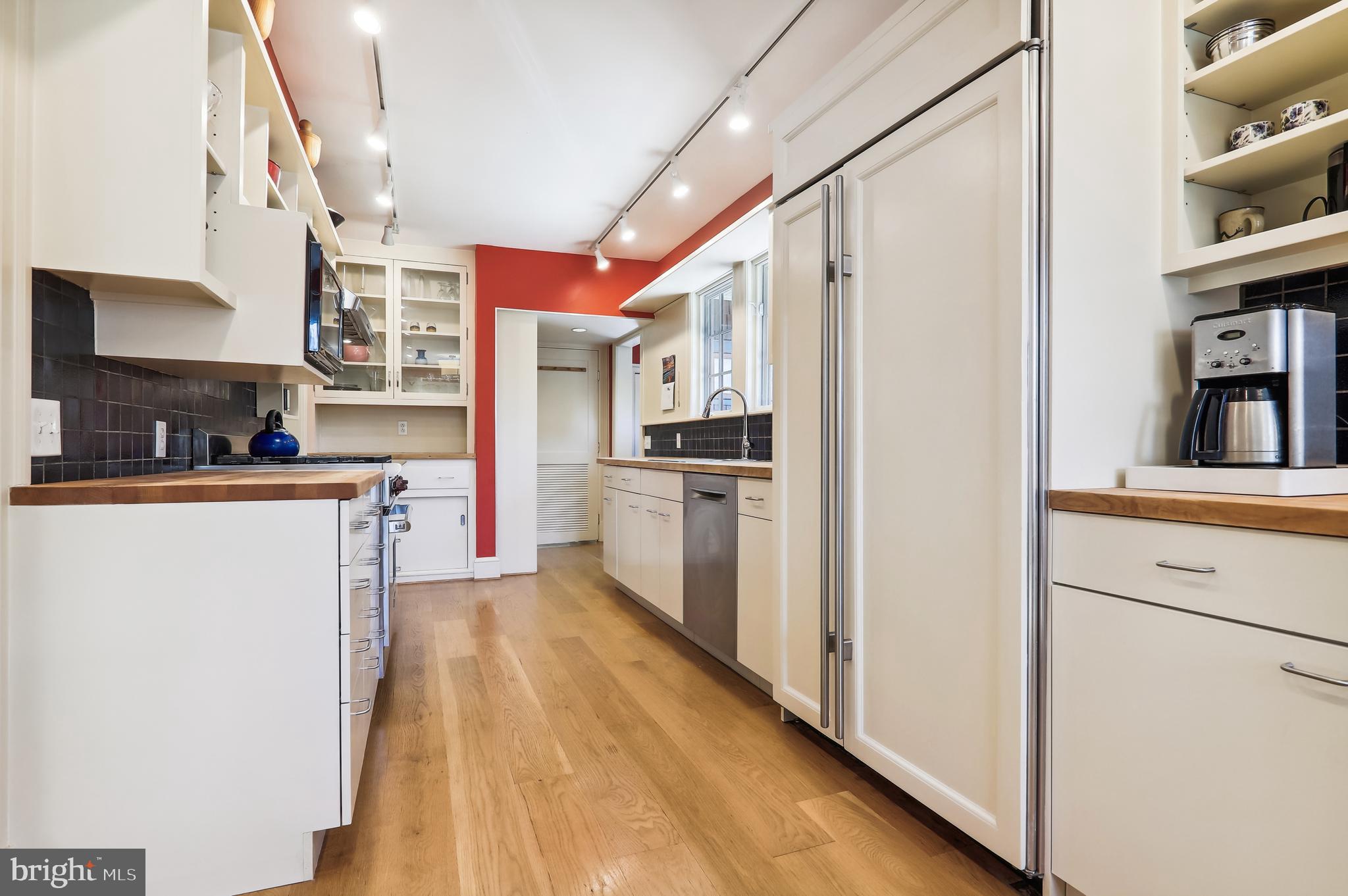 WOODSIDE PARK - Residential