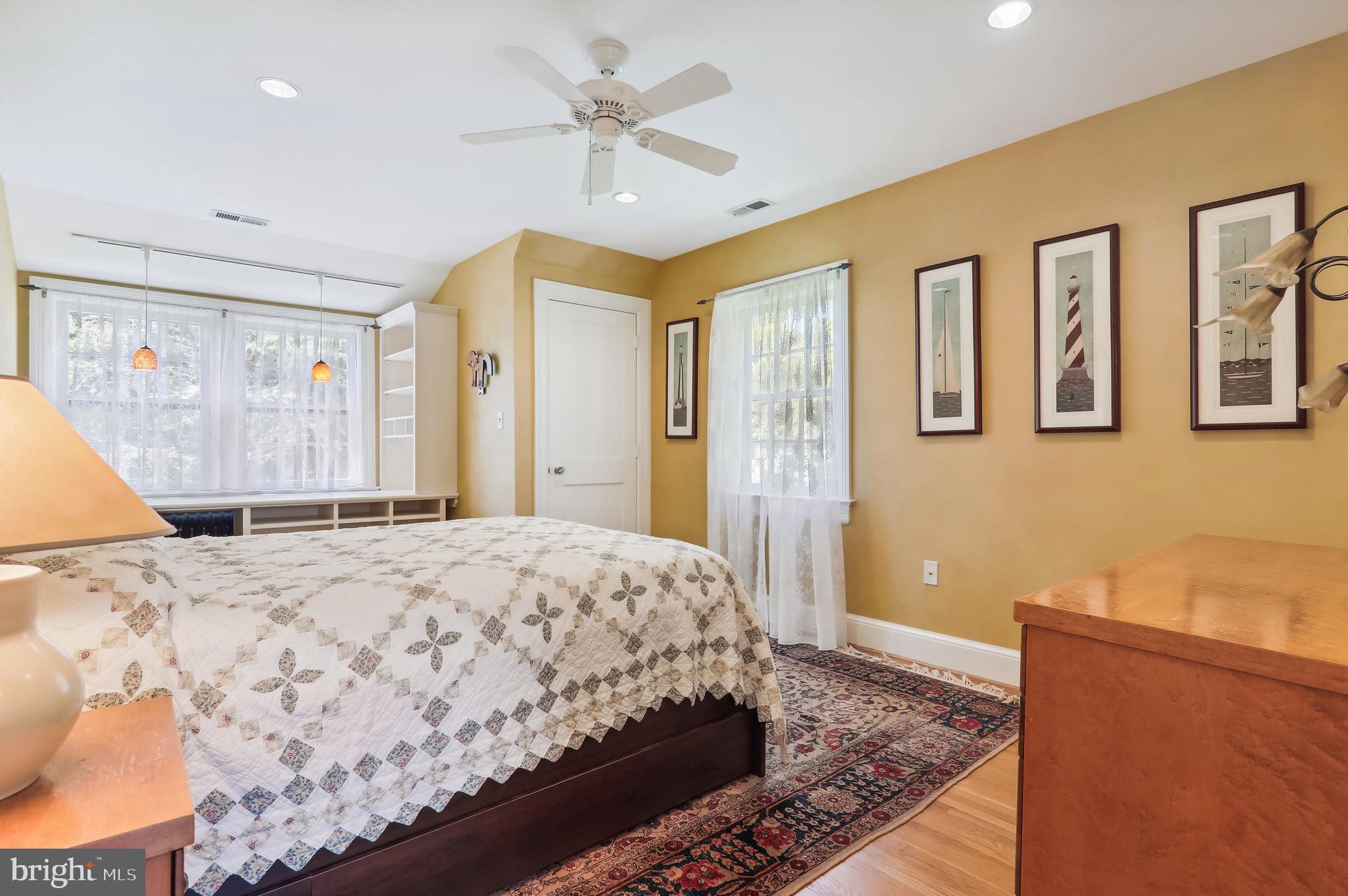 WOODSIDE PARK - Residential