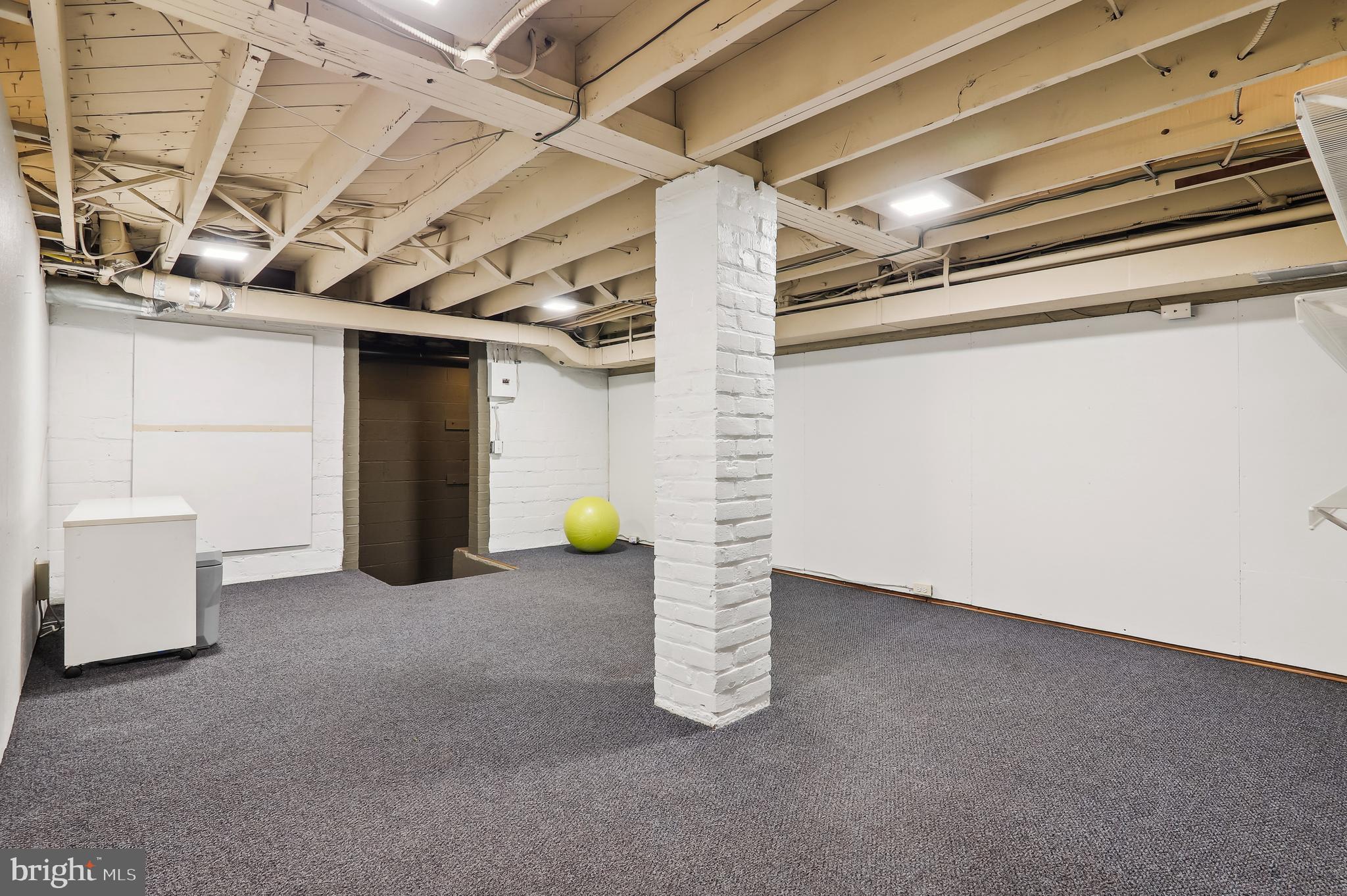 WOODSIDE PARK - Residential