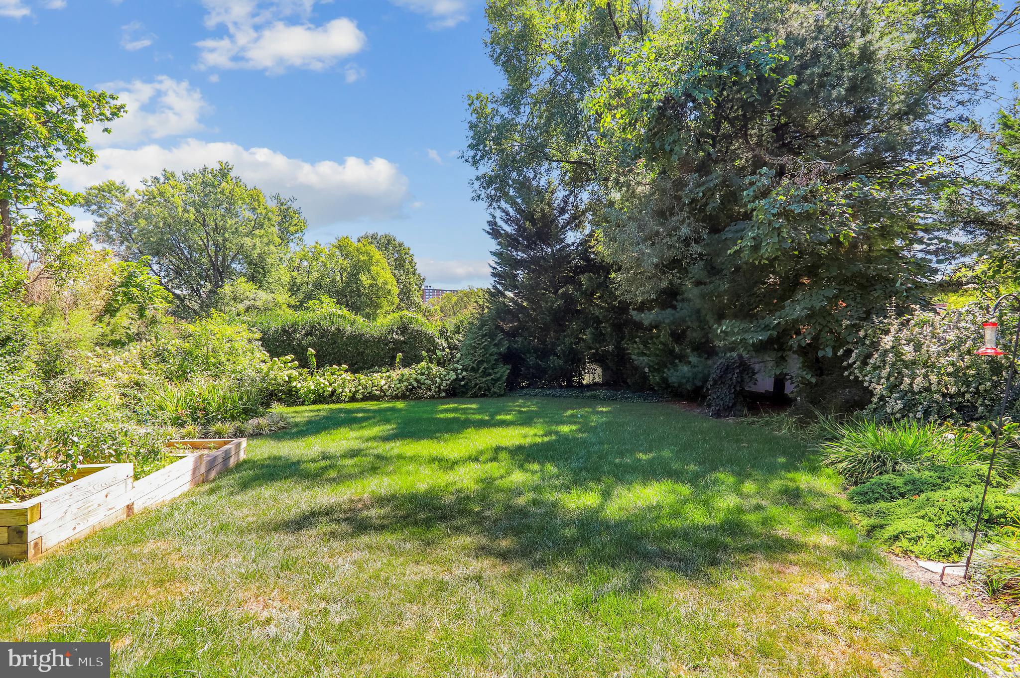 WOODSIDE PARK - Residential