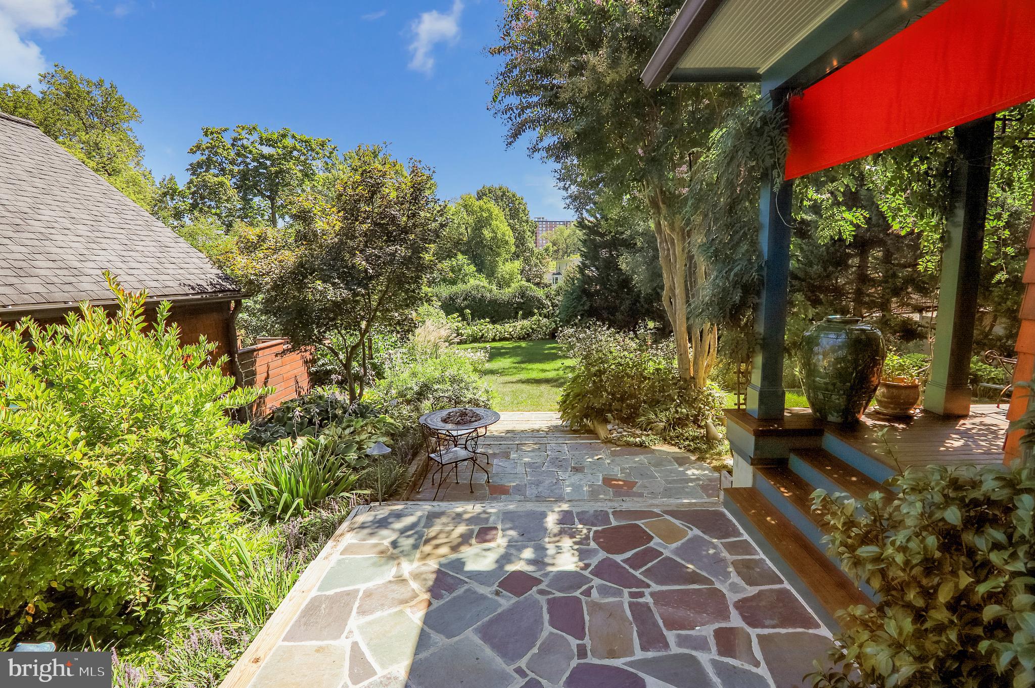 WOODSIDE PARK - Residential