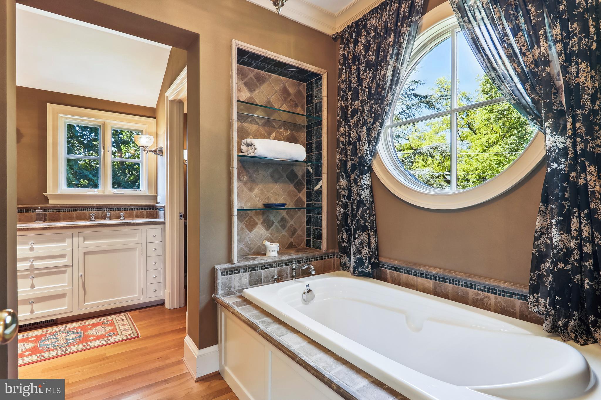 WOODSIDE PARK - Residential