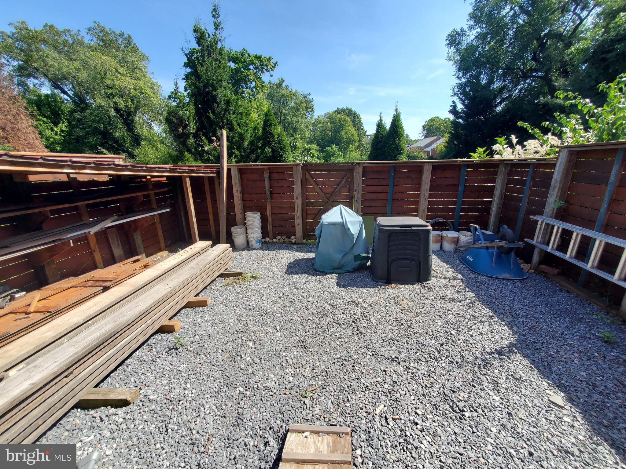 WOODSIDE PARK - Residential