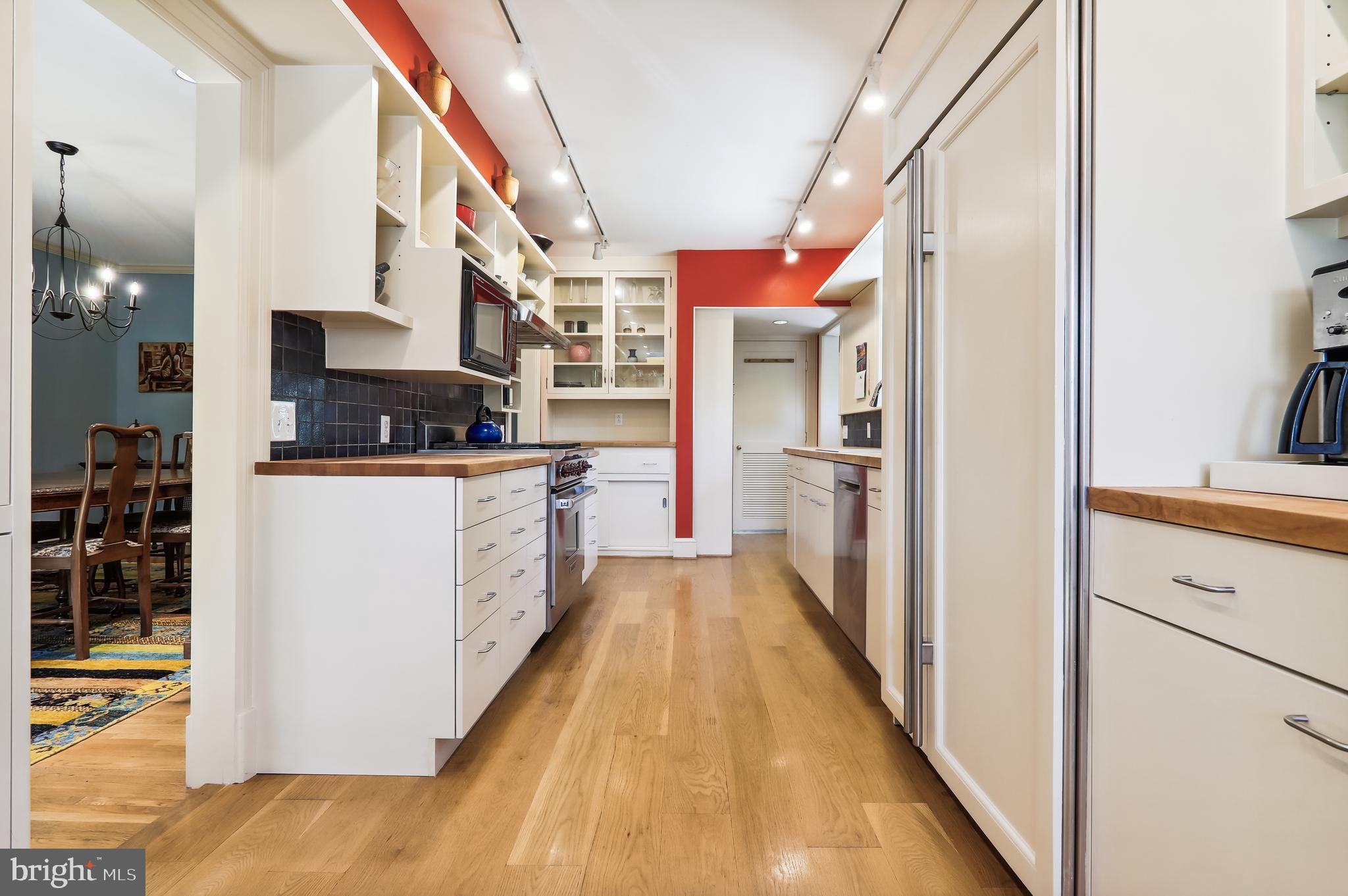 WOODSIDE PARK - Residential