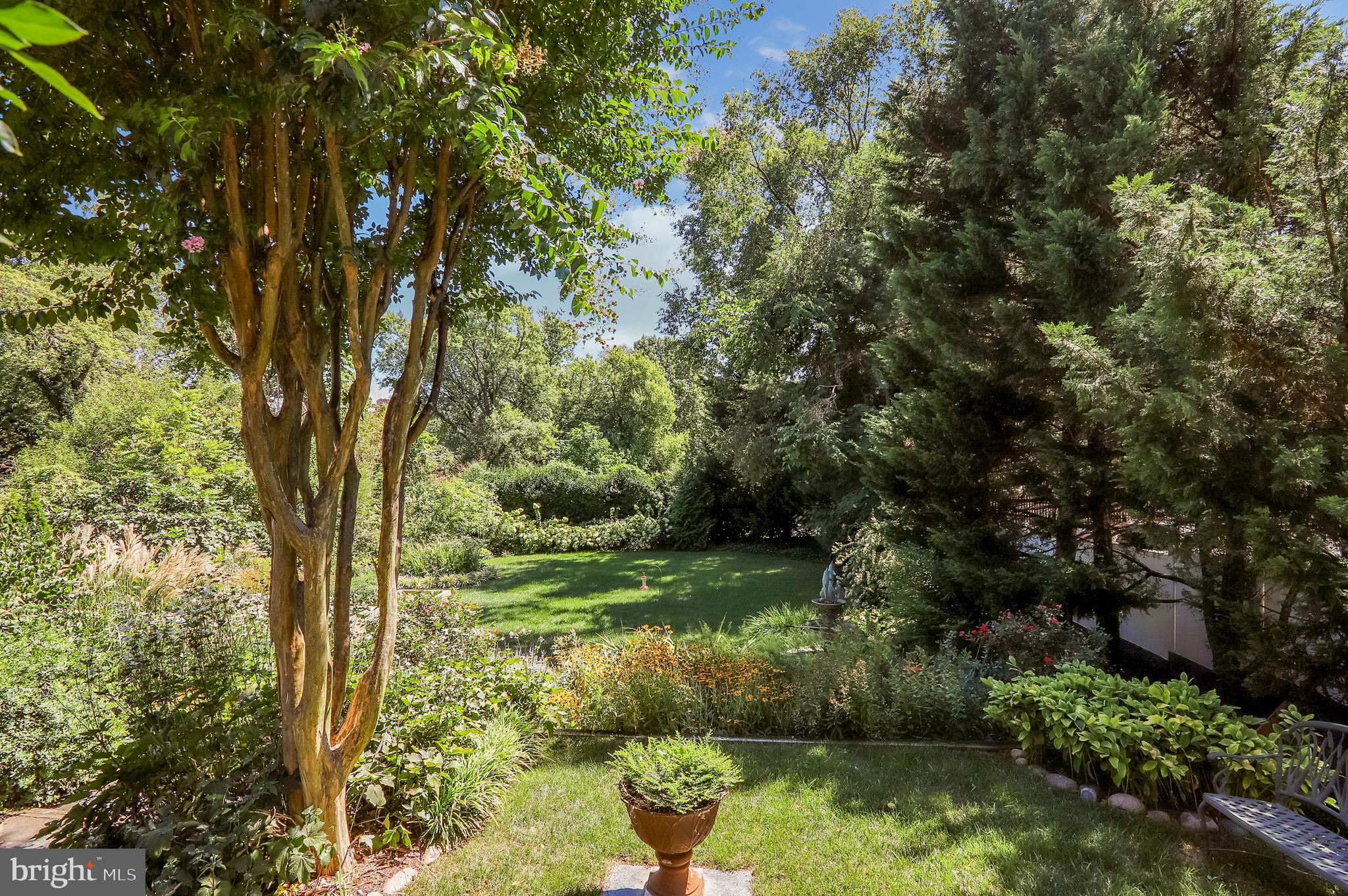 WOODSIDE PARK - Residential