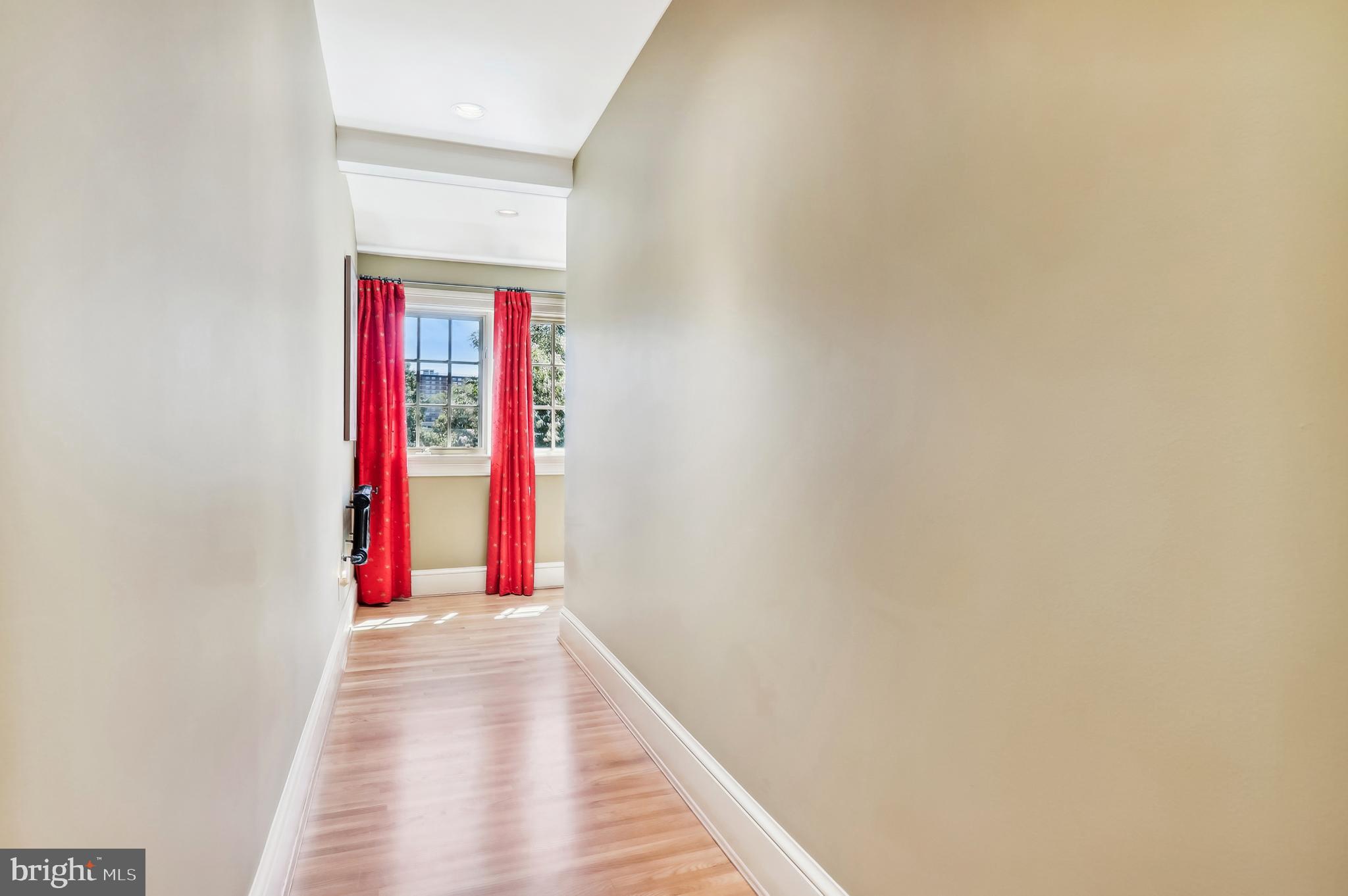 WOODSIDE PARK - Residential