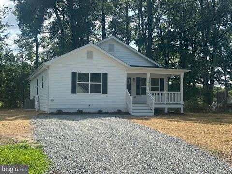 Homes For Sale - 21 Lea Road<br/> COLONIAL BEACH, VA 22443