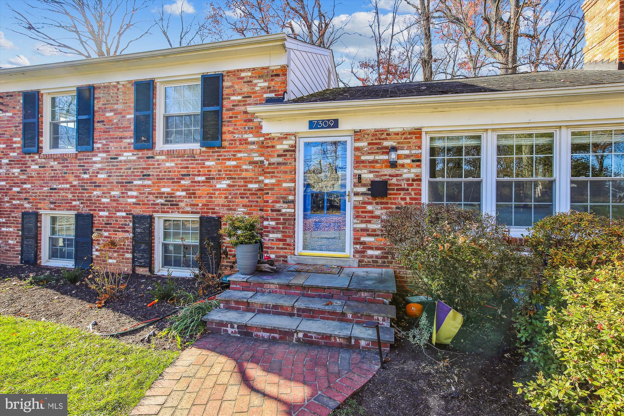 FALLS HILL - Residential Lease