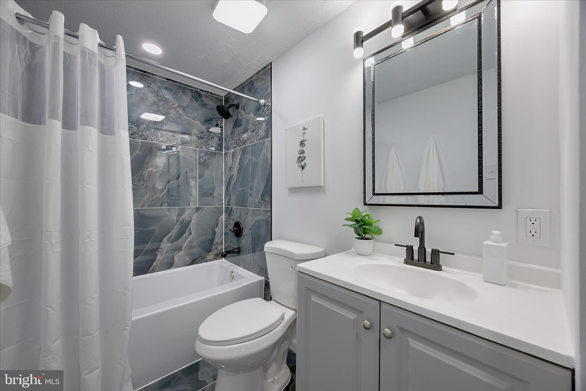 CARROLLTOWNE - Residential