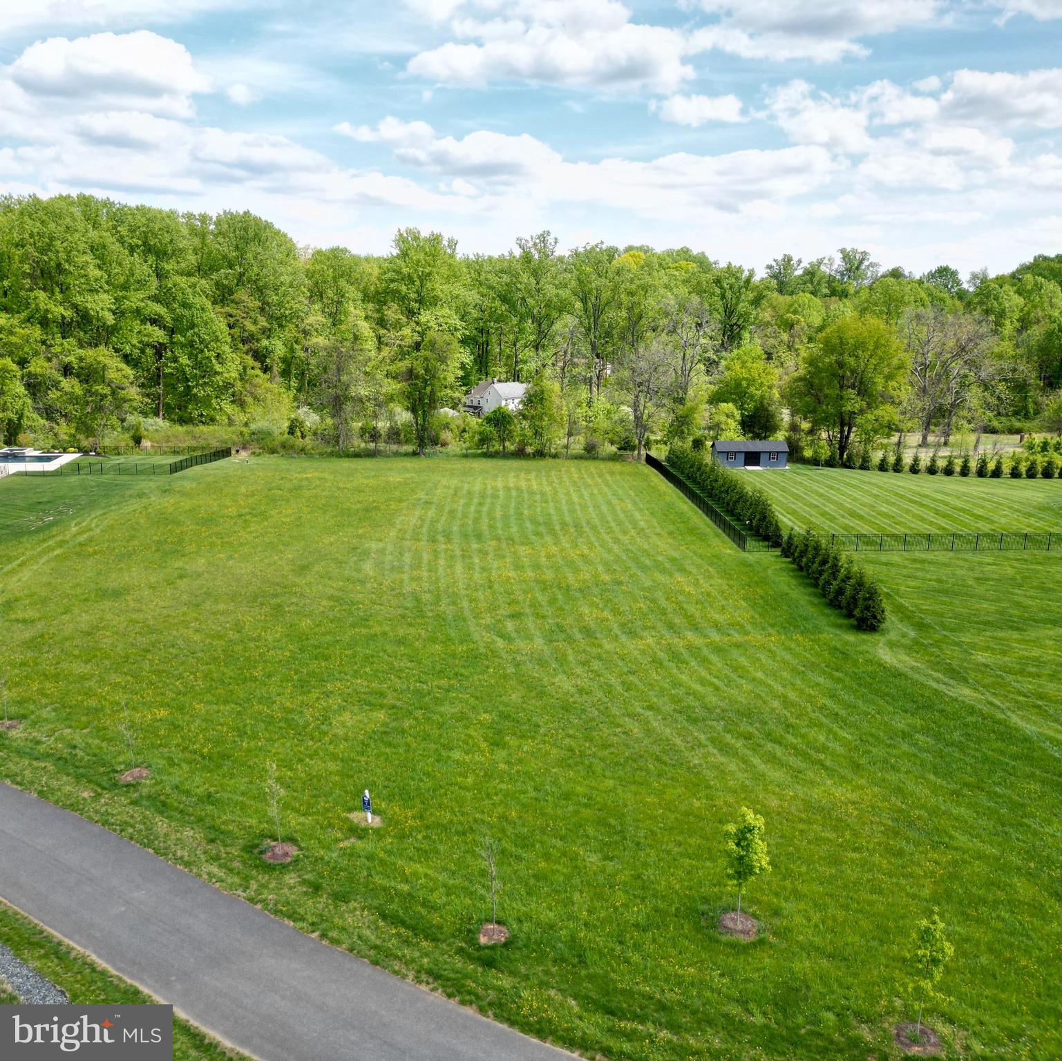 HAHN'S MEADOW - Residential