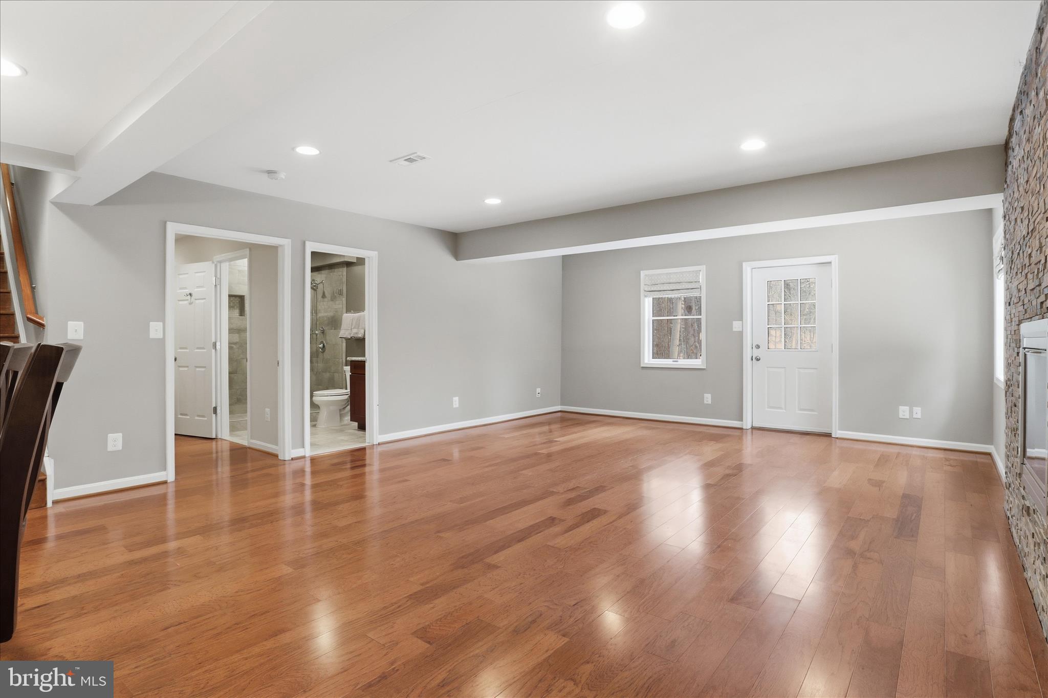 DONOVANS NINE - Residential