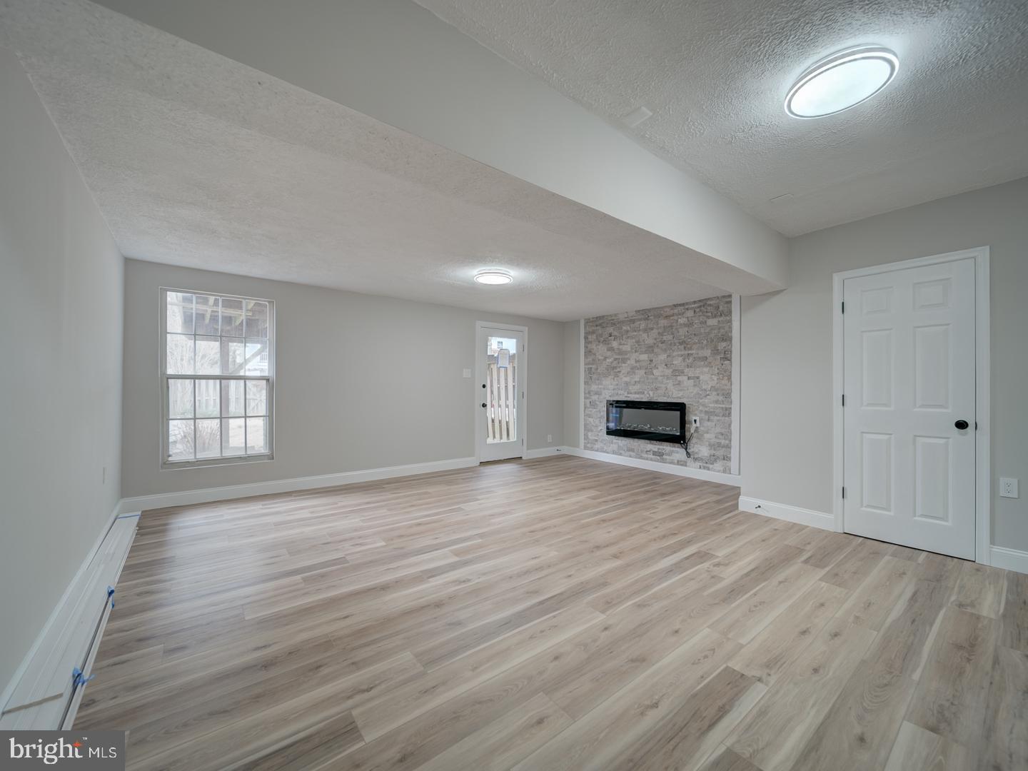 VILLAGE AT THOMAS RUN - Residential