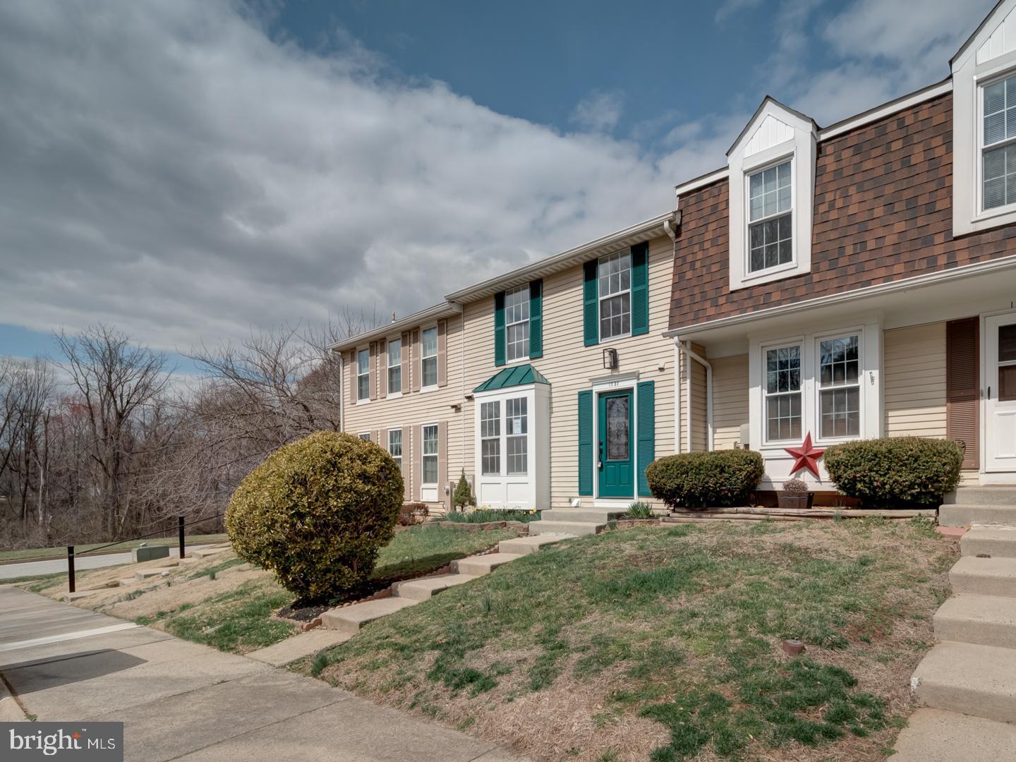 VILLAGE AT THOMAS RUN - Residential