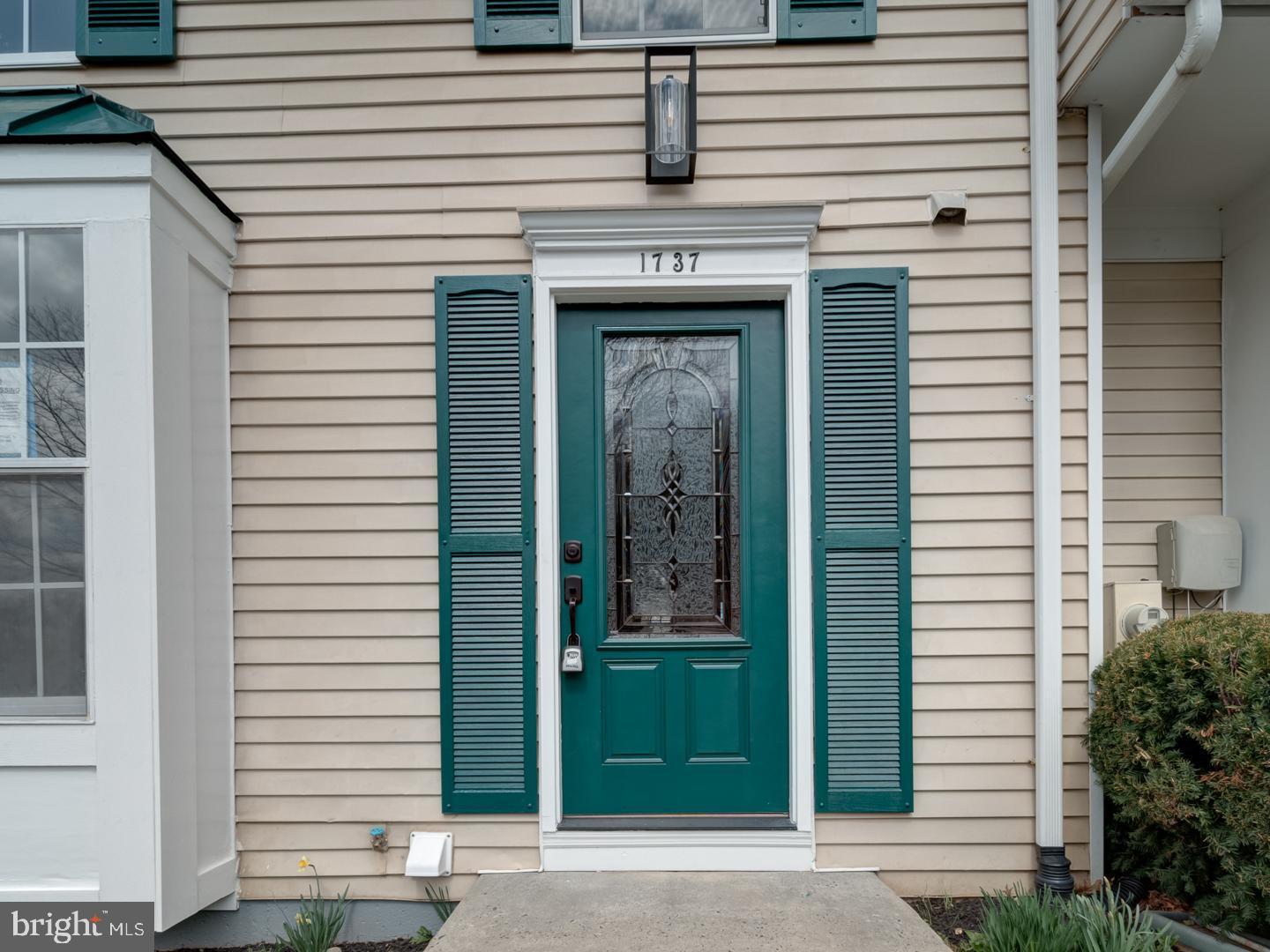 VILLAGE AT THOMAS RUN - Residential