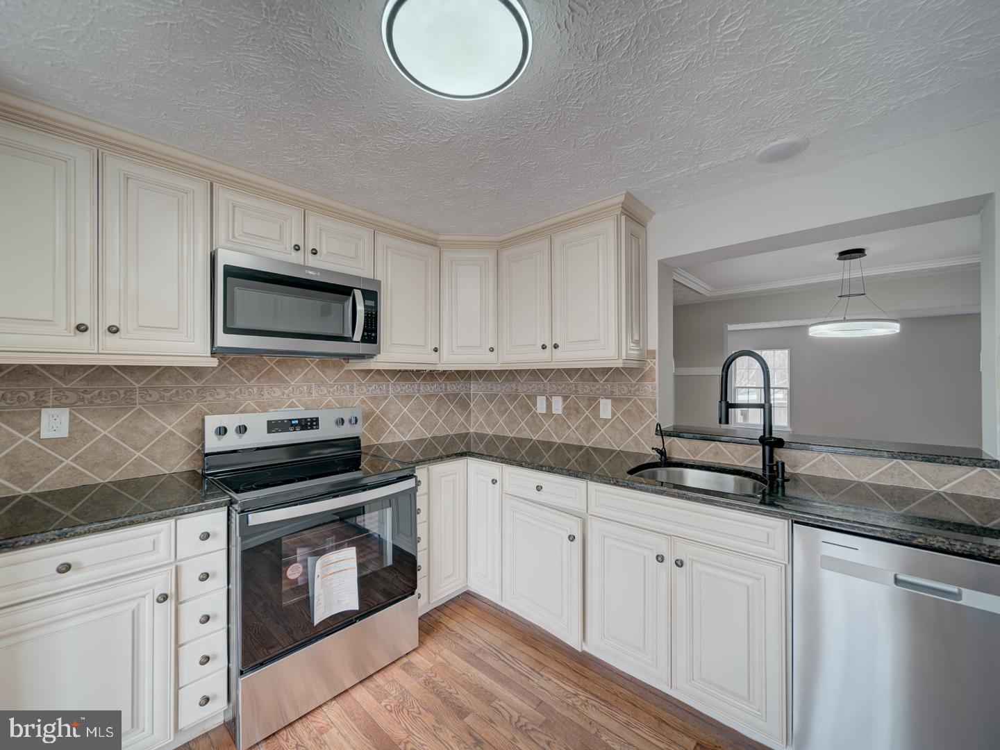 VILLAGE AT THOMAS RUN - Residential