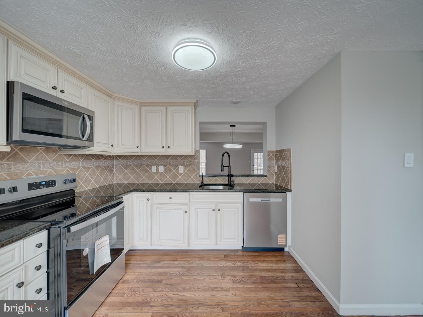 VILLAGE AT THOMAS RUN - Residential