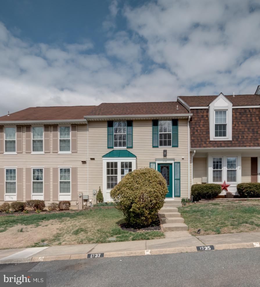 VILLAGE AT THOMAS RUN - Residential