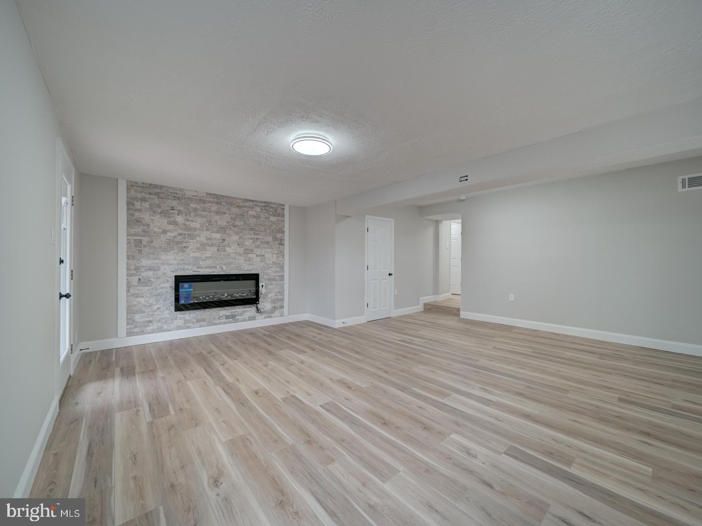 VILLAGE AT THOMAS RUN - Residential