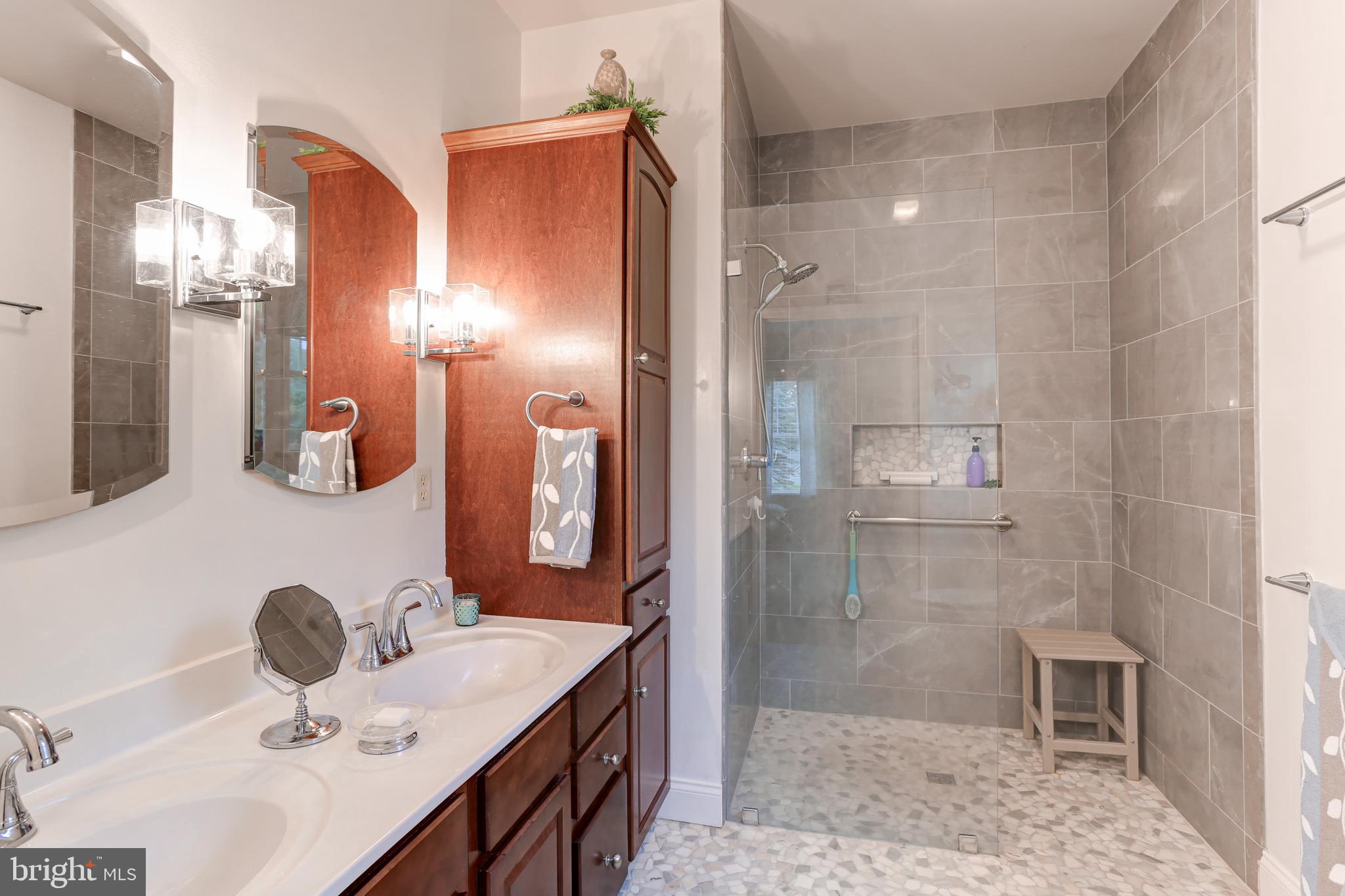 BRICKERVILLE - Residential