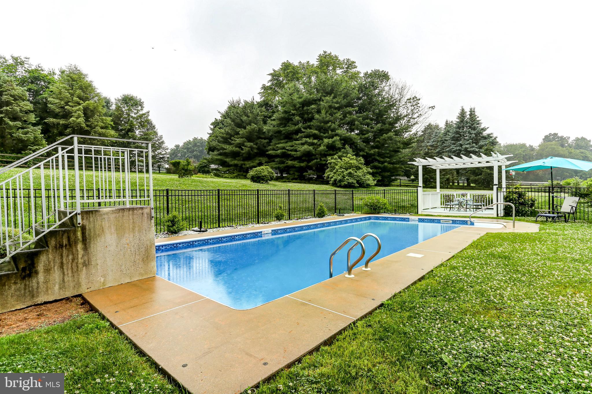 BRICKERVILLE - Residential