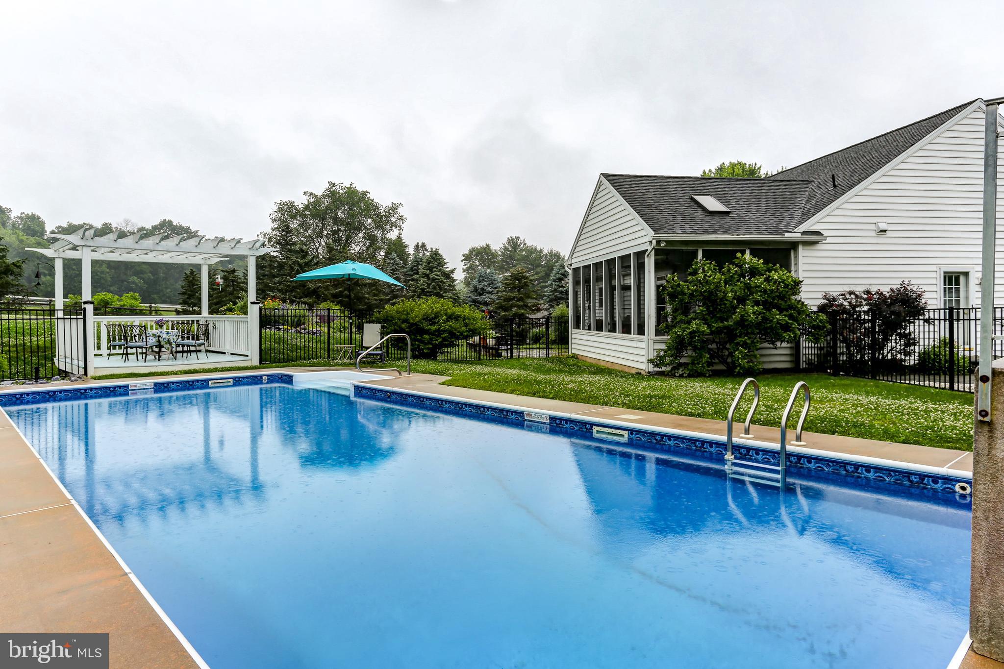 BRICKERVILLE - Residential