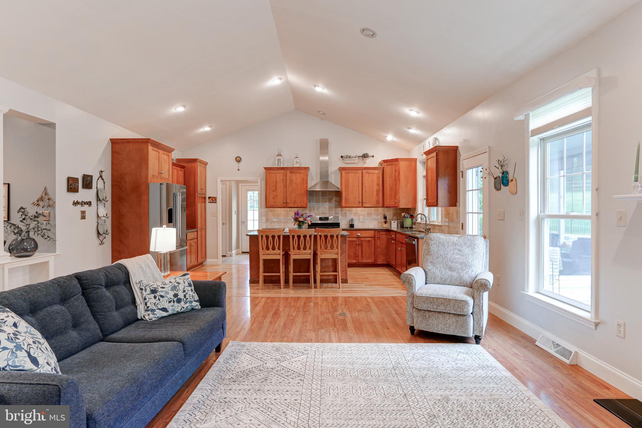 BRICKERVILLE - Residential