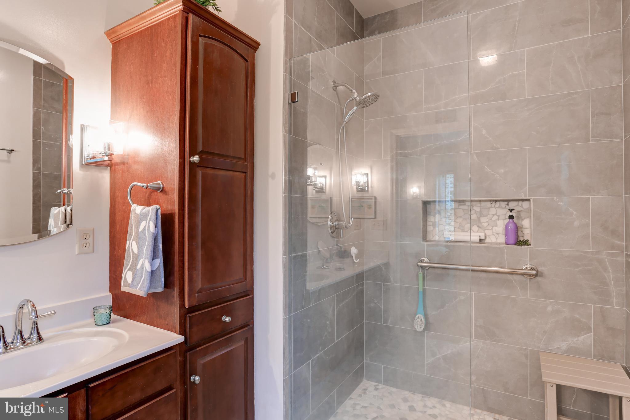 BRICKERVILLE - Residential