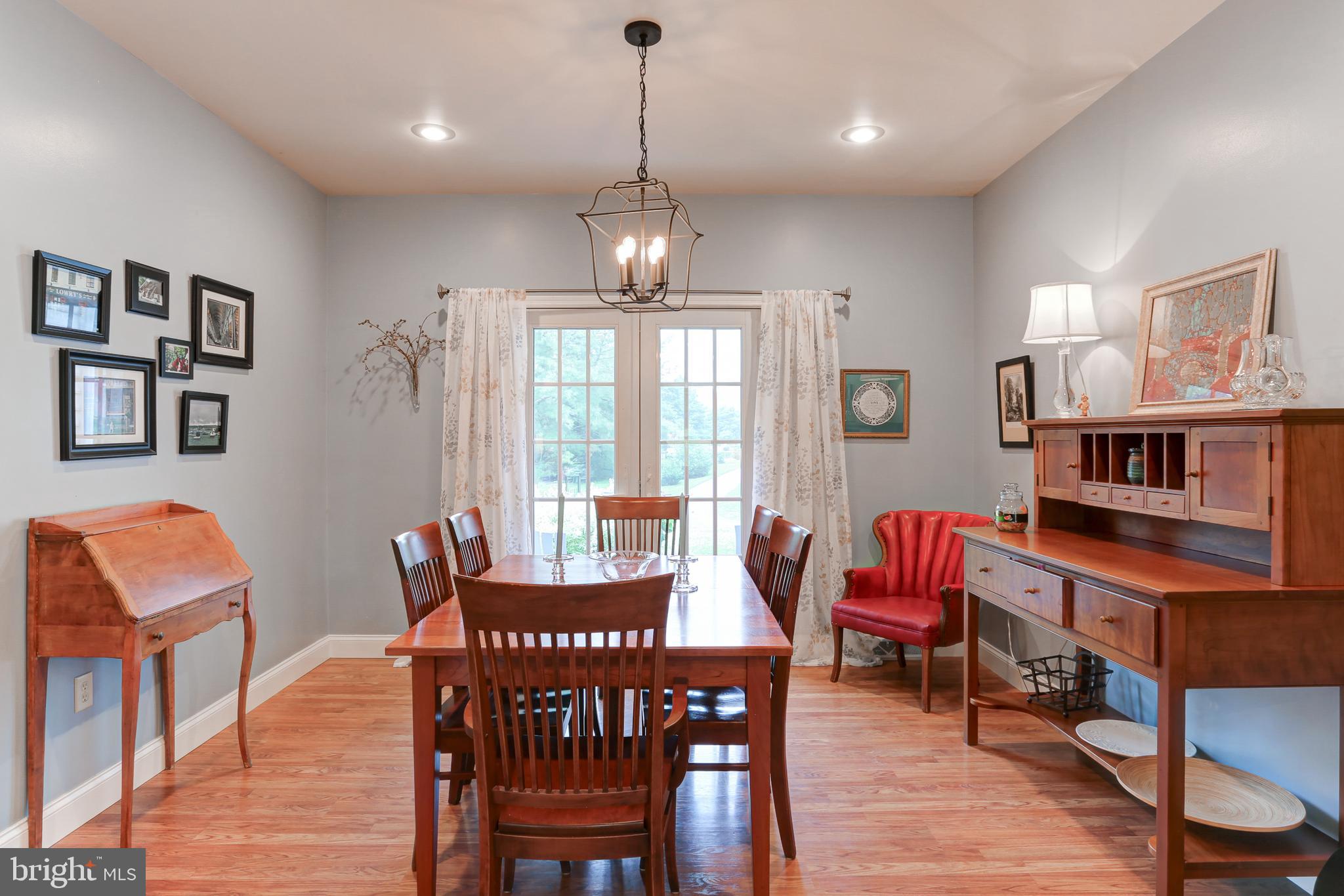 BRICKERVILLE - Residential