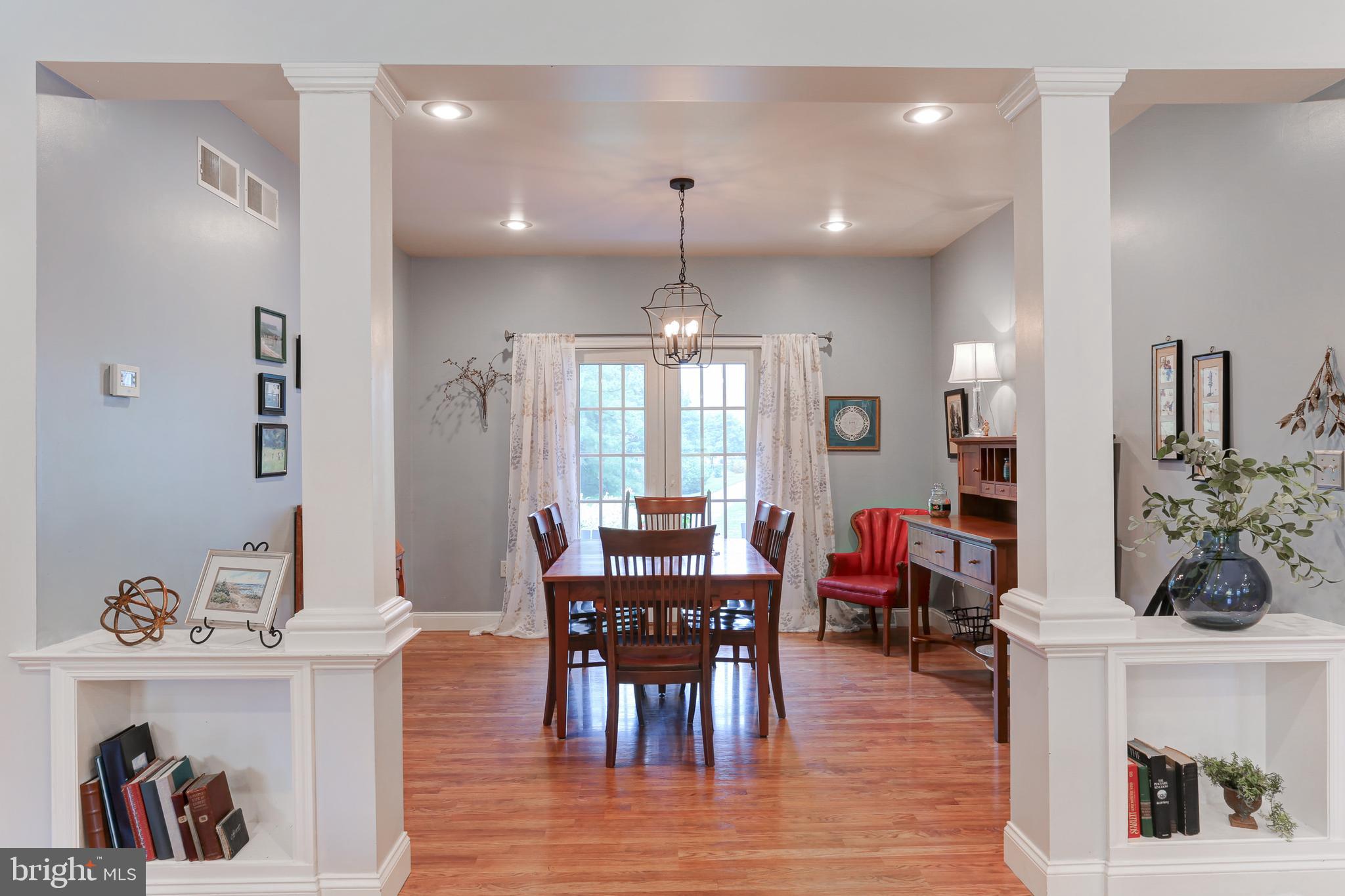 BRICKERVILLE - Residential