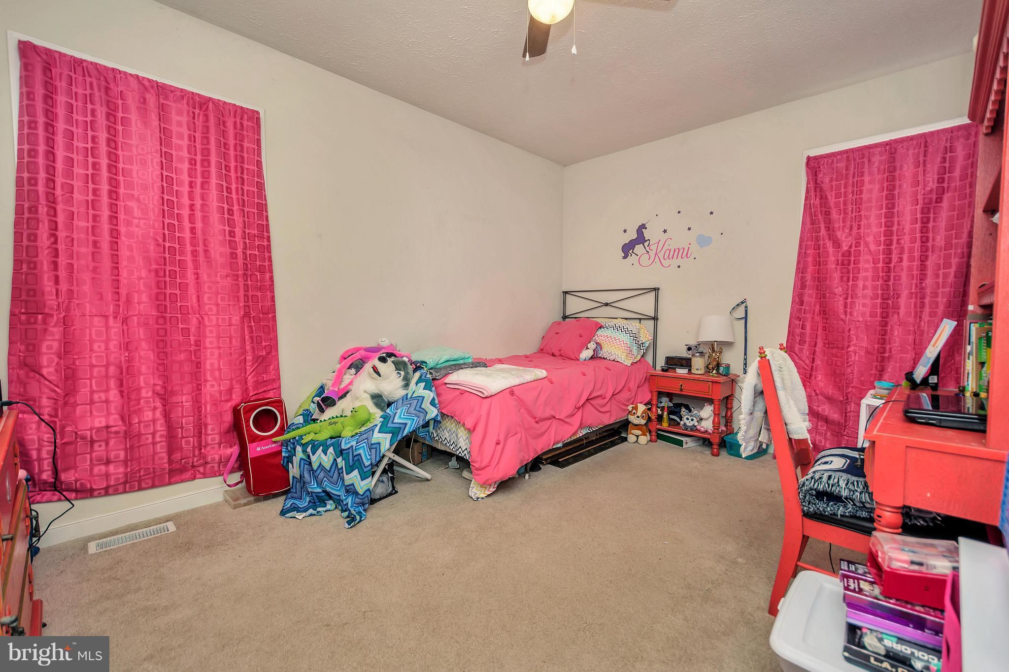 LAKE LAND - Residential