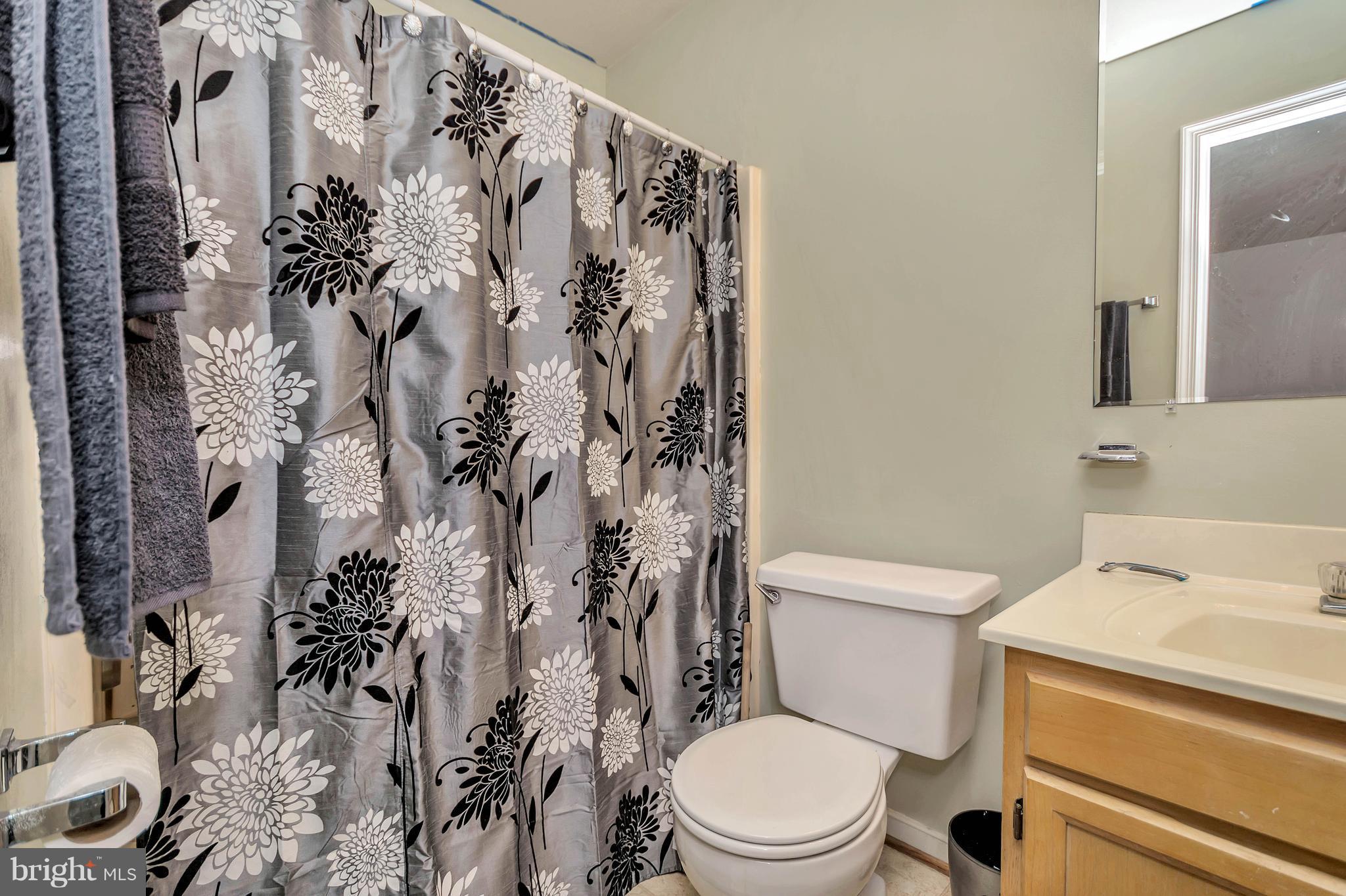 LAKE LAND - Residential