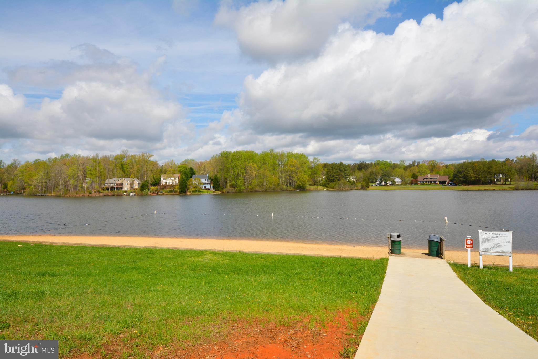LAKE LAND - Residential