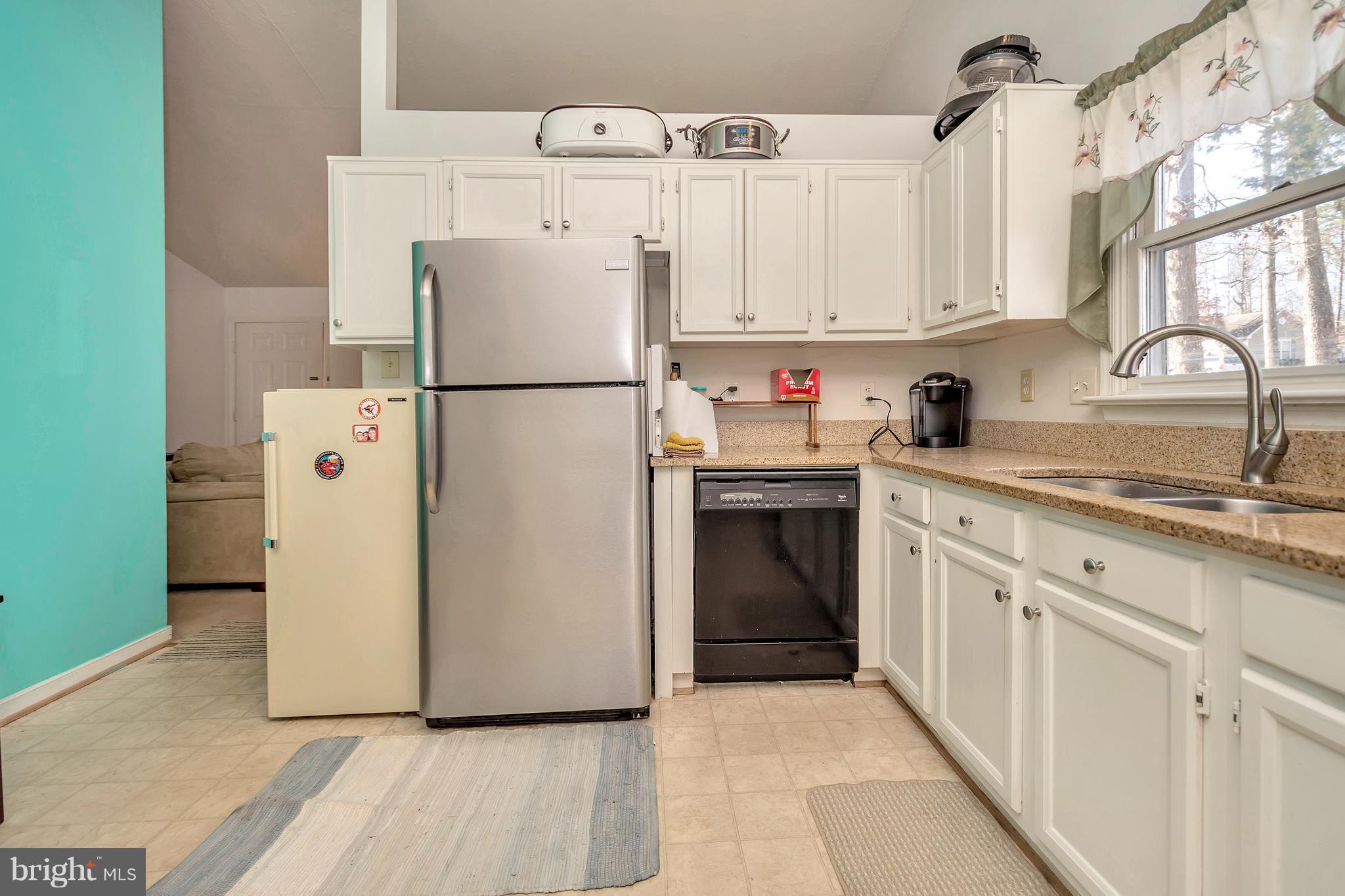 LAKE LAND - Residential