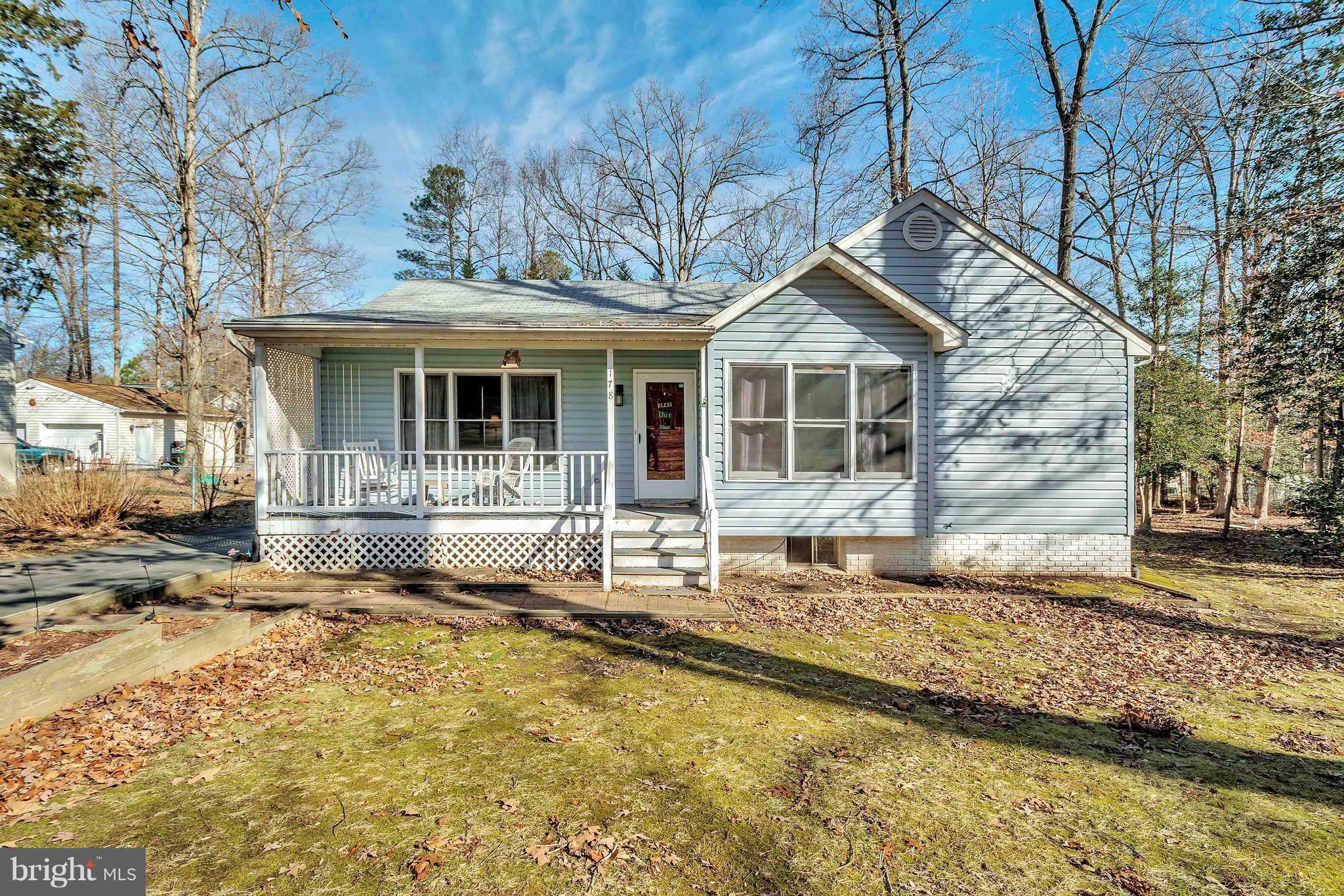 LAKE LAND - Residential