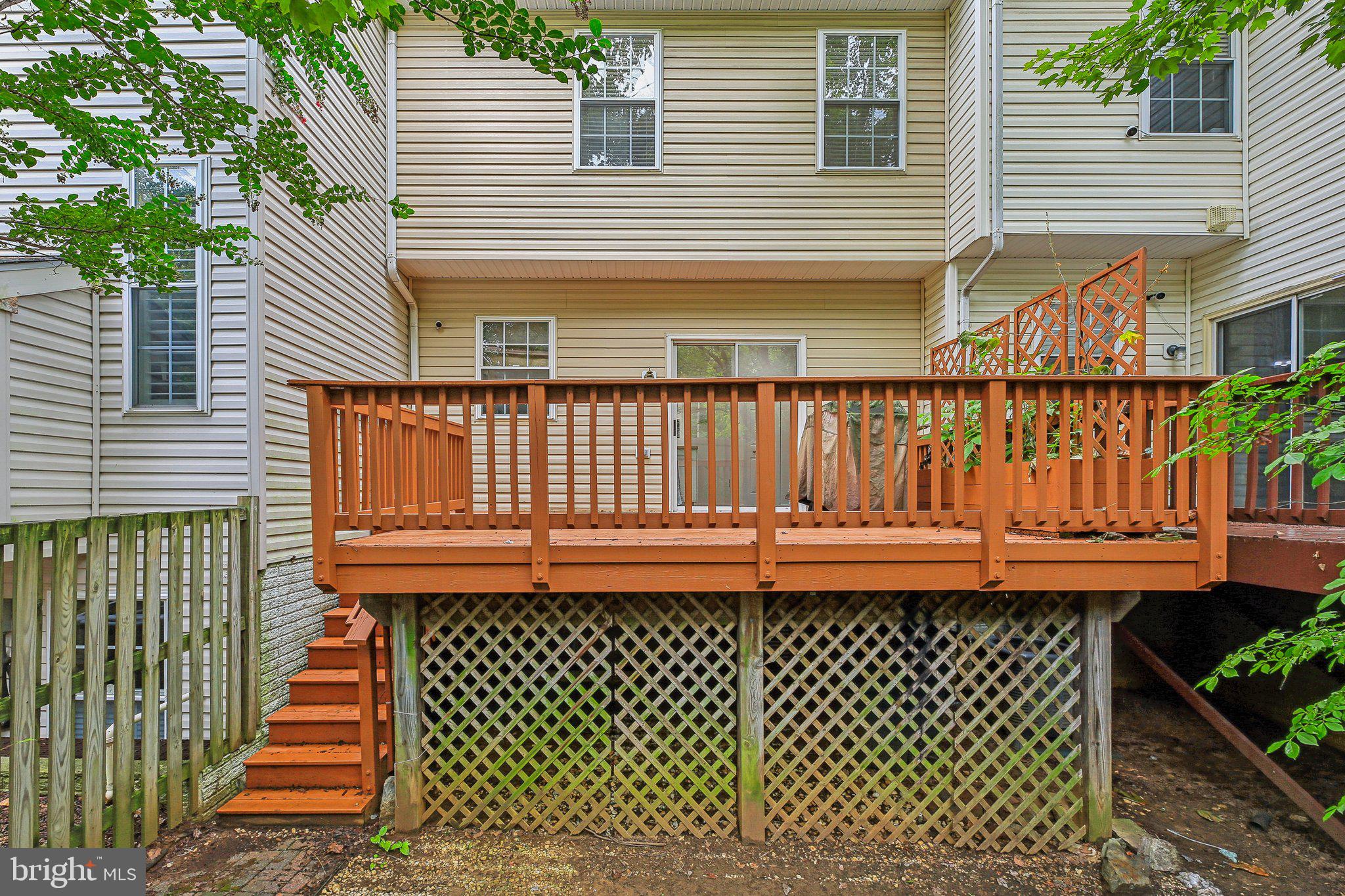 COLLEGE PARKWAY PLACE - Residential Lease