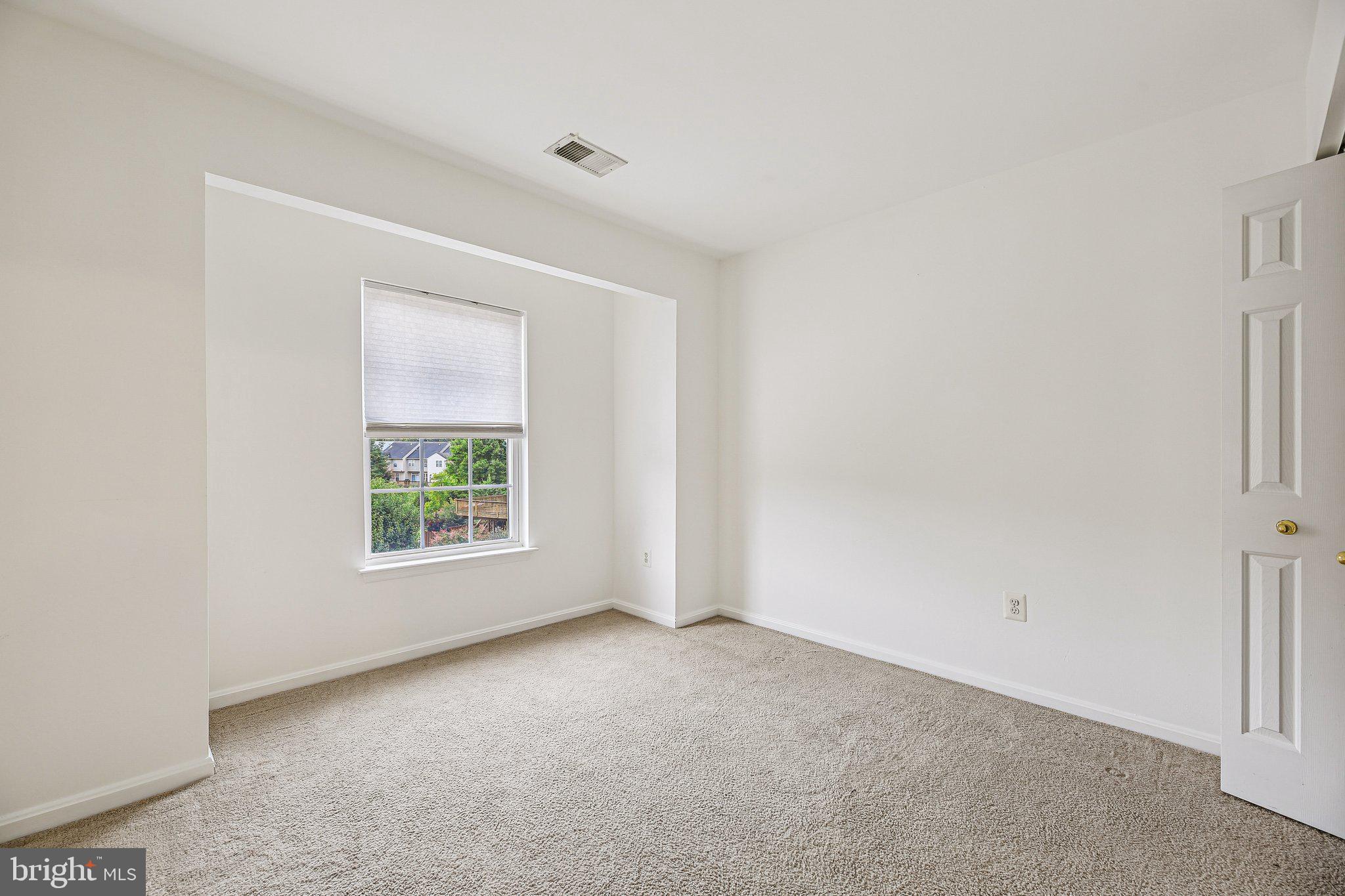 COLLEGE PARKWAY PLACE - Residential Lease