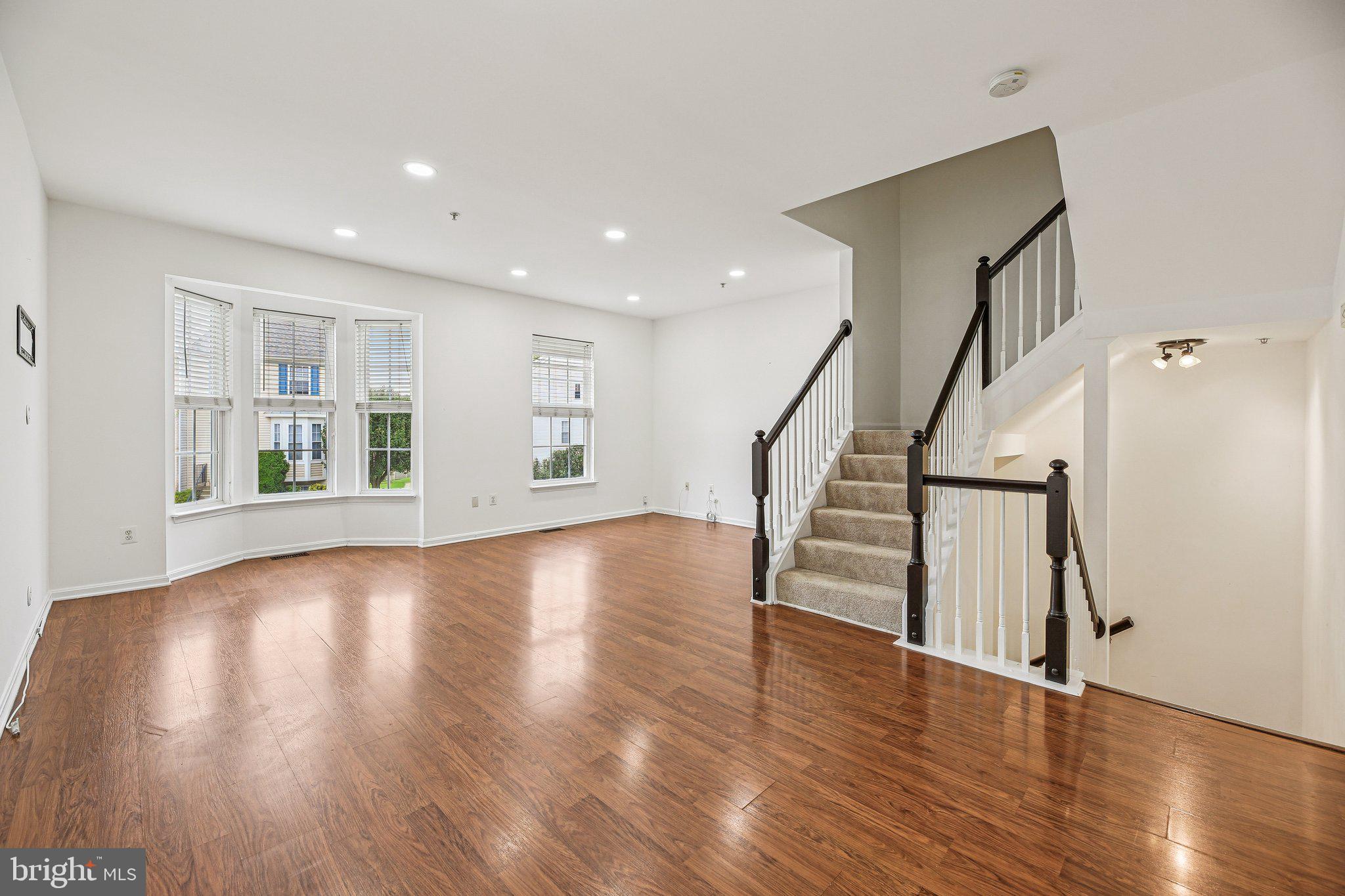 COLLEGE PARKWAY PLACE - Residential Lease